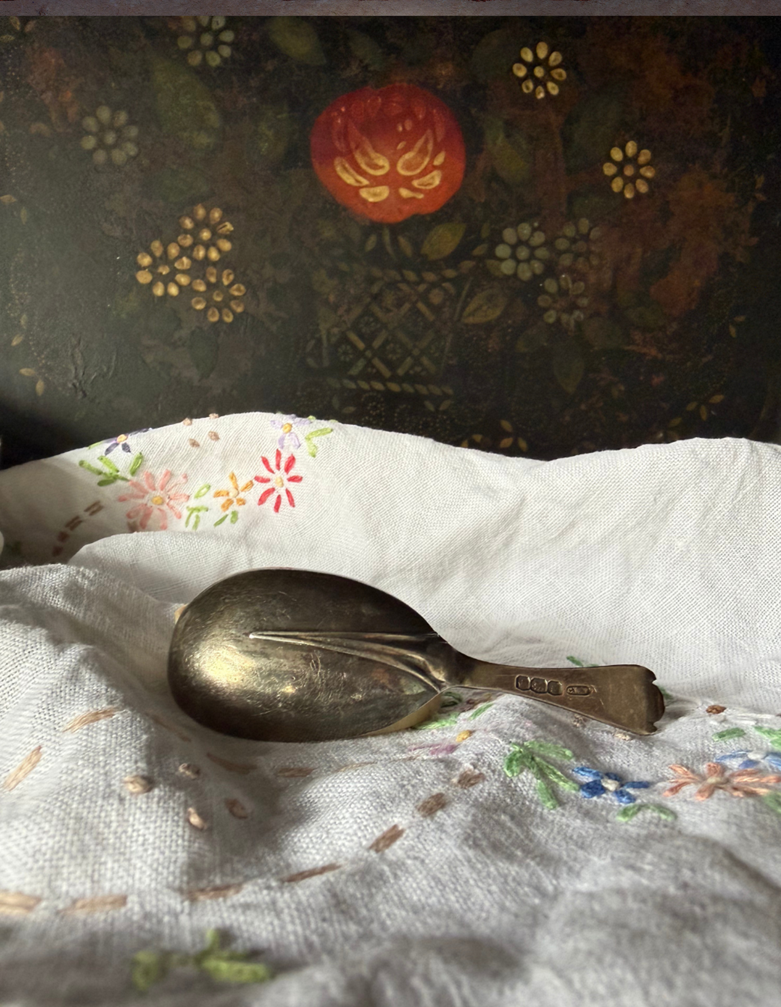 To spell the leaves: Tea Caddy Spoon Sheffield (1924)