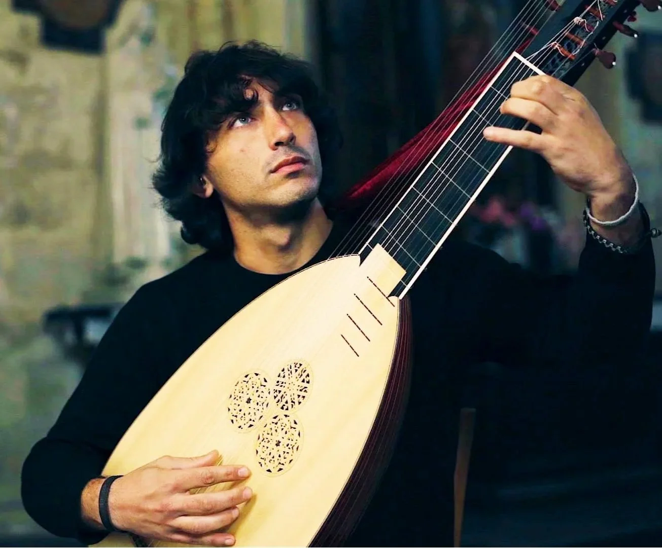 Lutenist  Nicolas Arzimanoglou-Mas