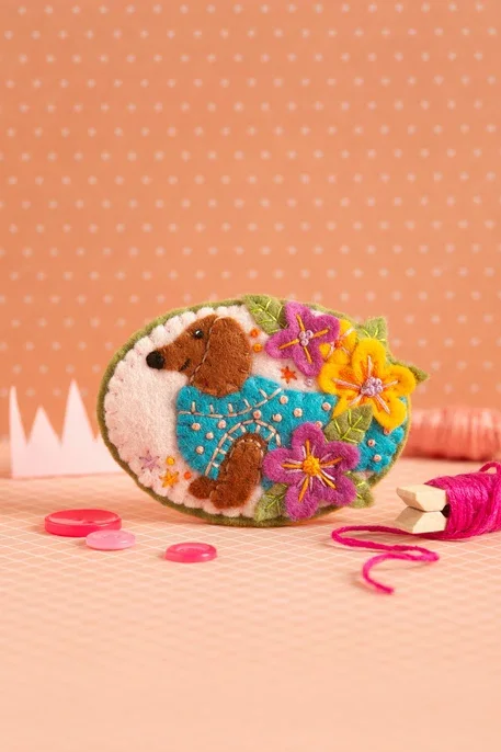 dachshund_brooch_kit_2.webp_3_1024x1024@2x.webp