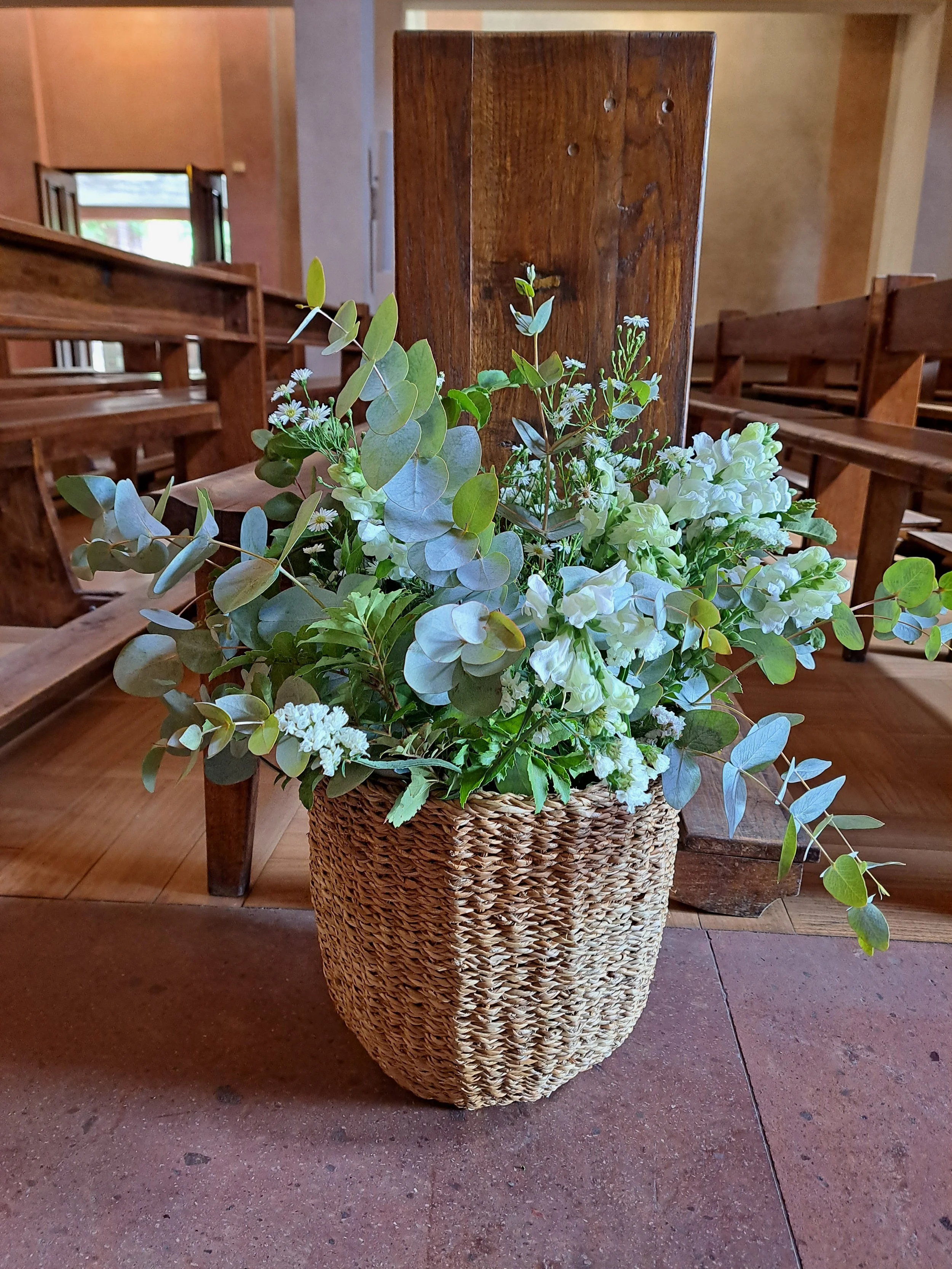 Canasto floral- Iglesia Las Ursulinas
