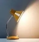 Lampada che illumina un messaggio di riflessione e consapevolezza emotiva