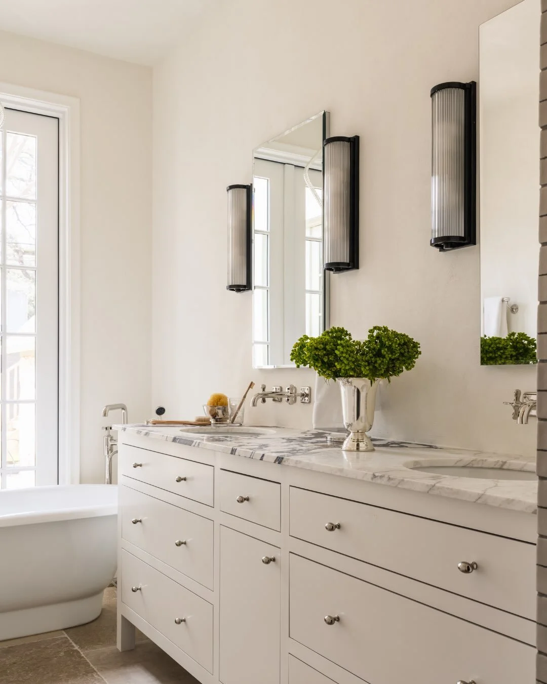 The most beautiful bathroom in the world is only as good as the team that built it. 🤍
Waterproofing done correctly. Tile set with precision. Plumbing roughed in exactly where the finished space requires it. These are the decisions made inside the wa