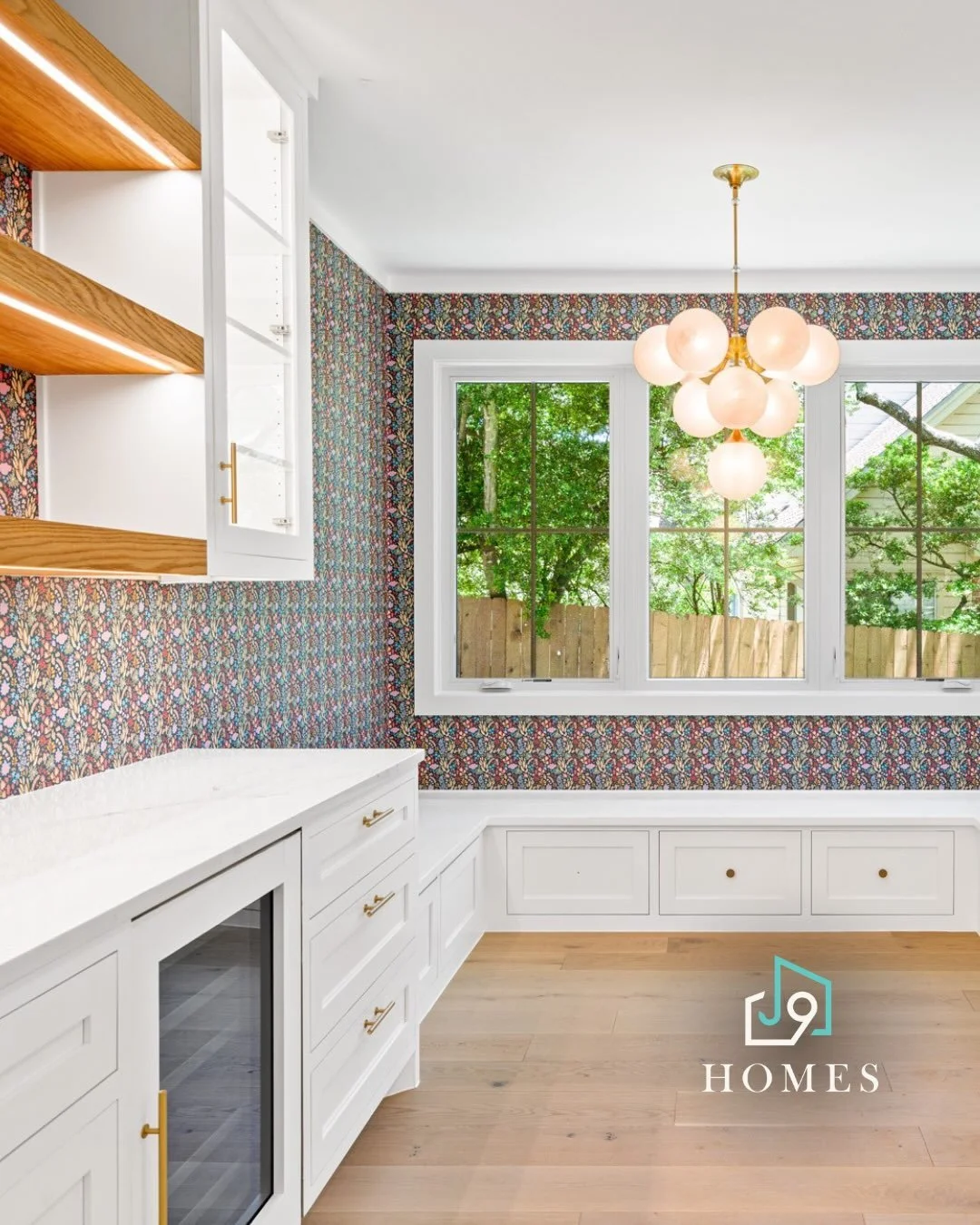 Every home begins as a blank canvas. At The Atelier in Lost Creek, that canvas became a reflection of a family that knew exactly what they loved. 🎨

A marble fireplace. Picture frame moulding. Bold, confident color throughout. J9 HOMES brought each 