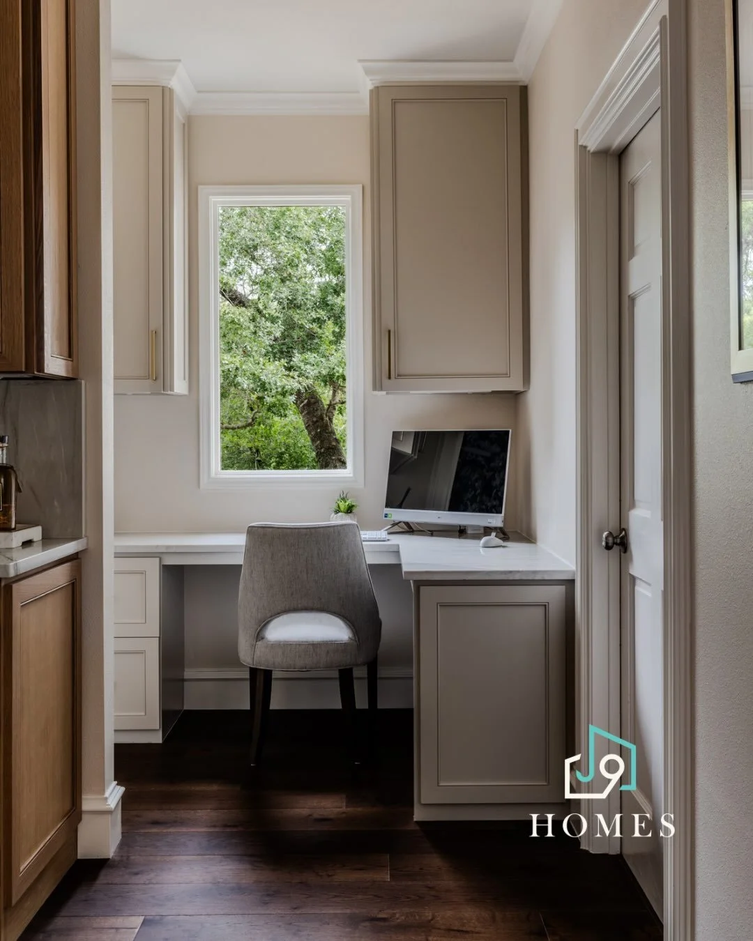 The most useful storage begins with an understanding of how the room will be used.
Carefully planned cabinetry, shelving, and built ins can create more function while still feeling like a natural part of the home.

#J9HOMES #CustomStorage #AustinRemo