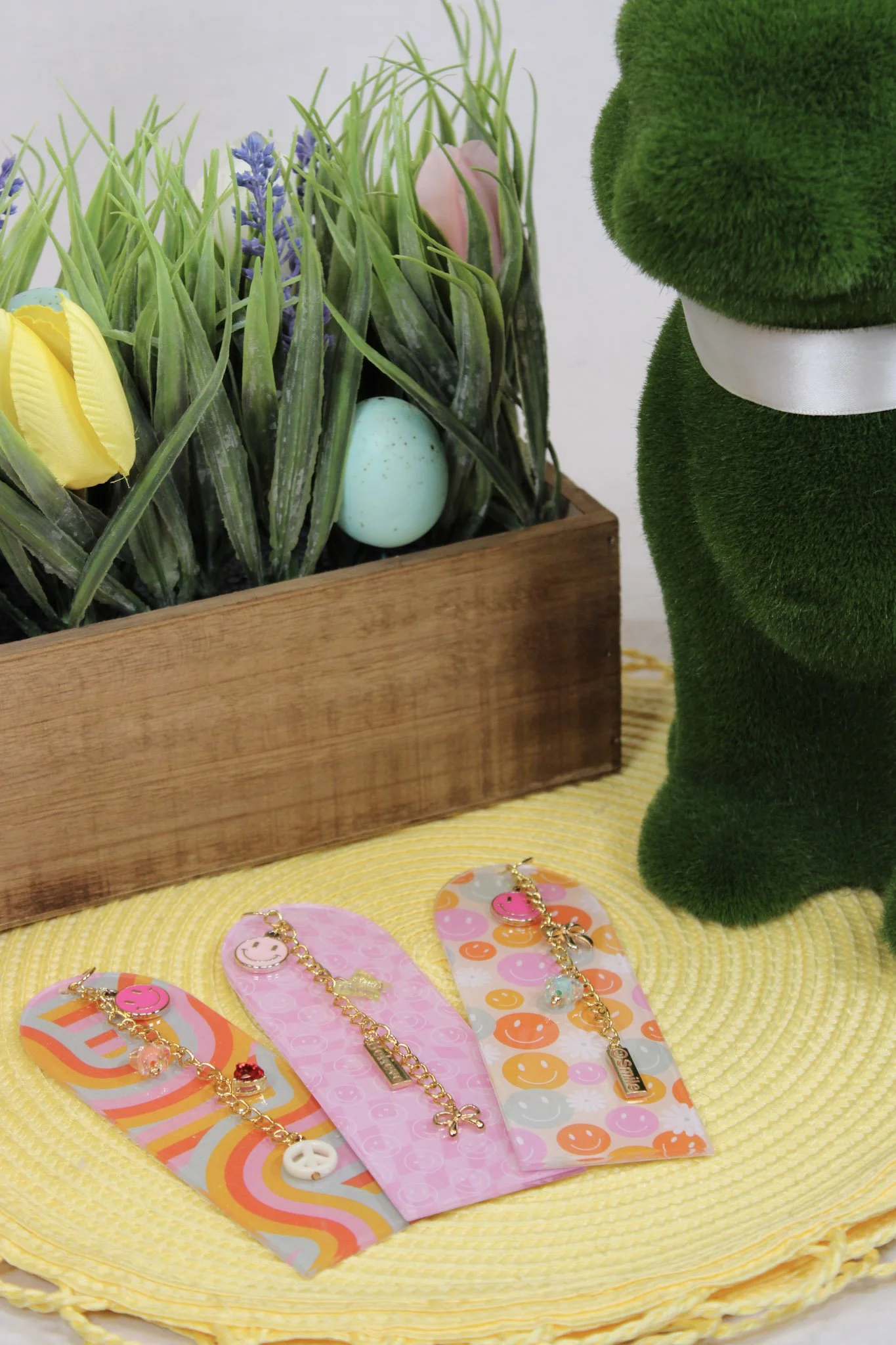 RETRO CHARM-ING BOOKMARKS