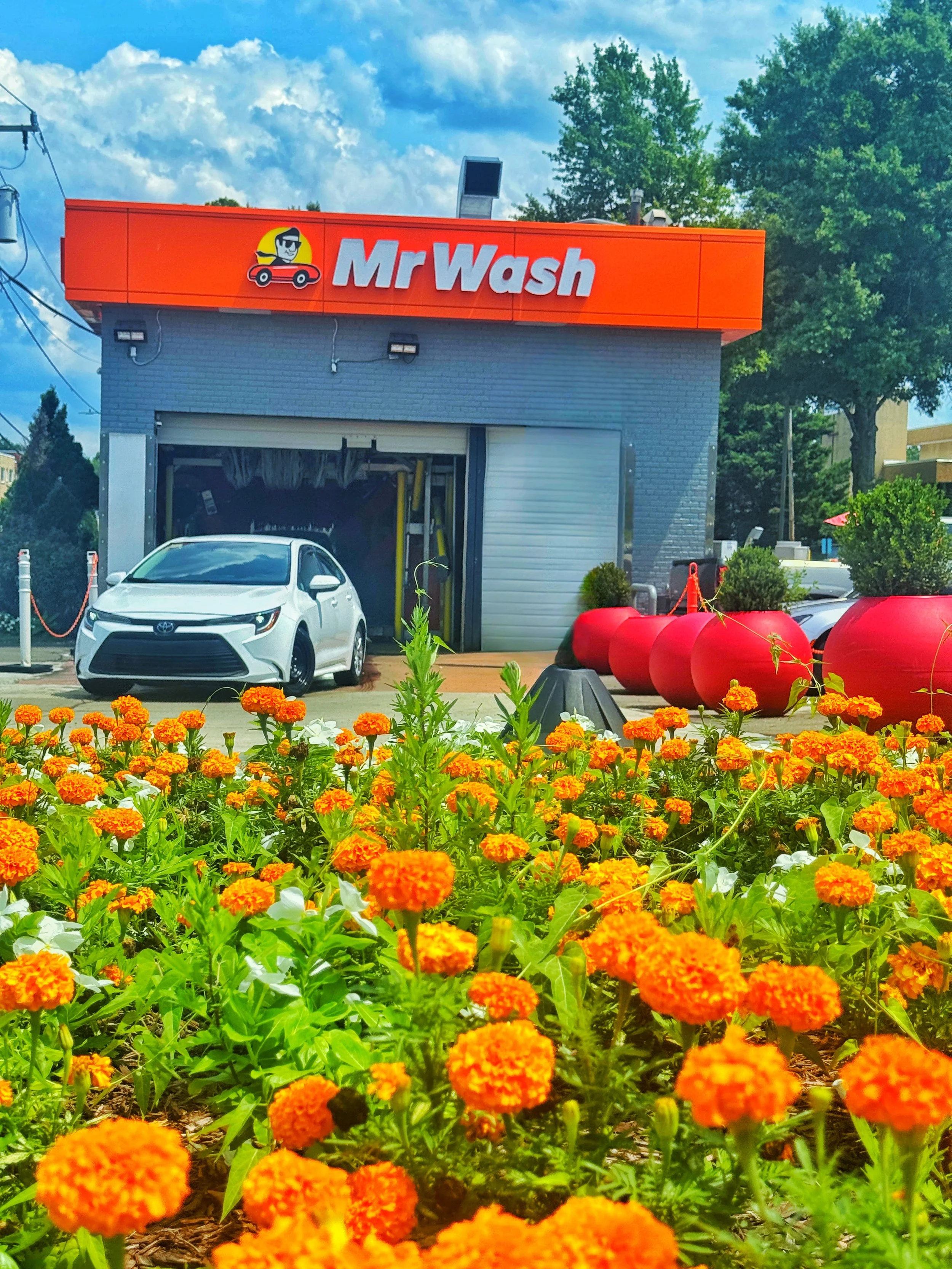 Mr Wash Car Wash in Alexandria, VA on Mount Vernon Ave
