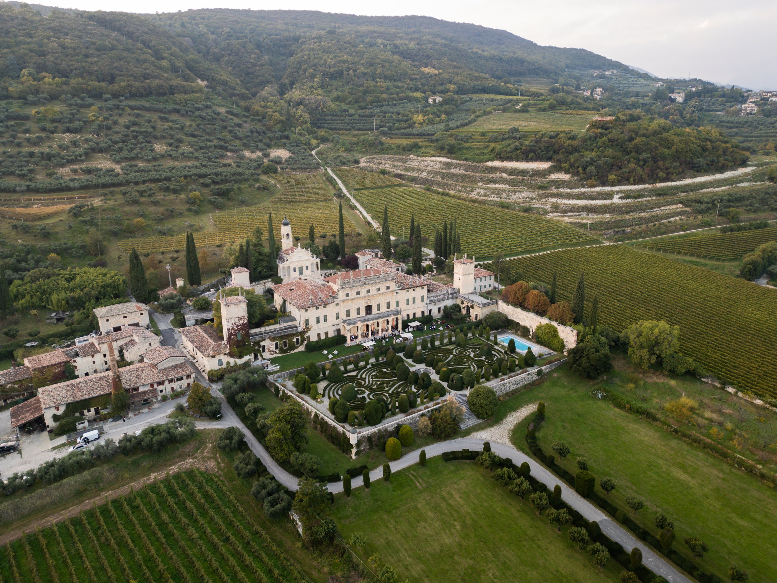 Aerial view of a historic Italian villa, Villa Arvedi.