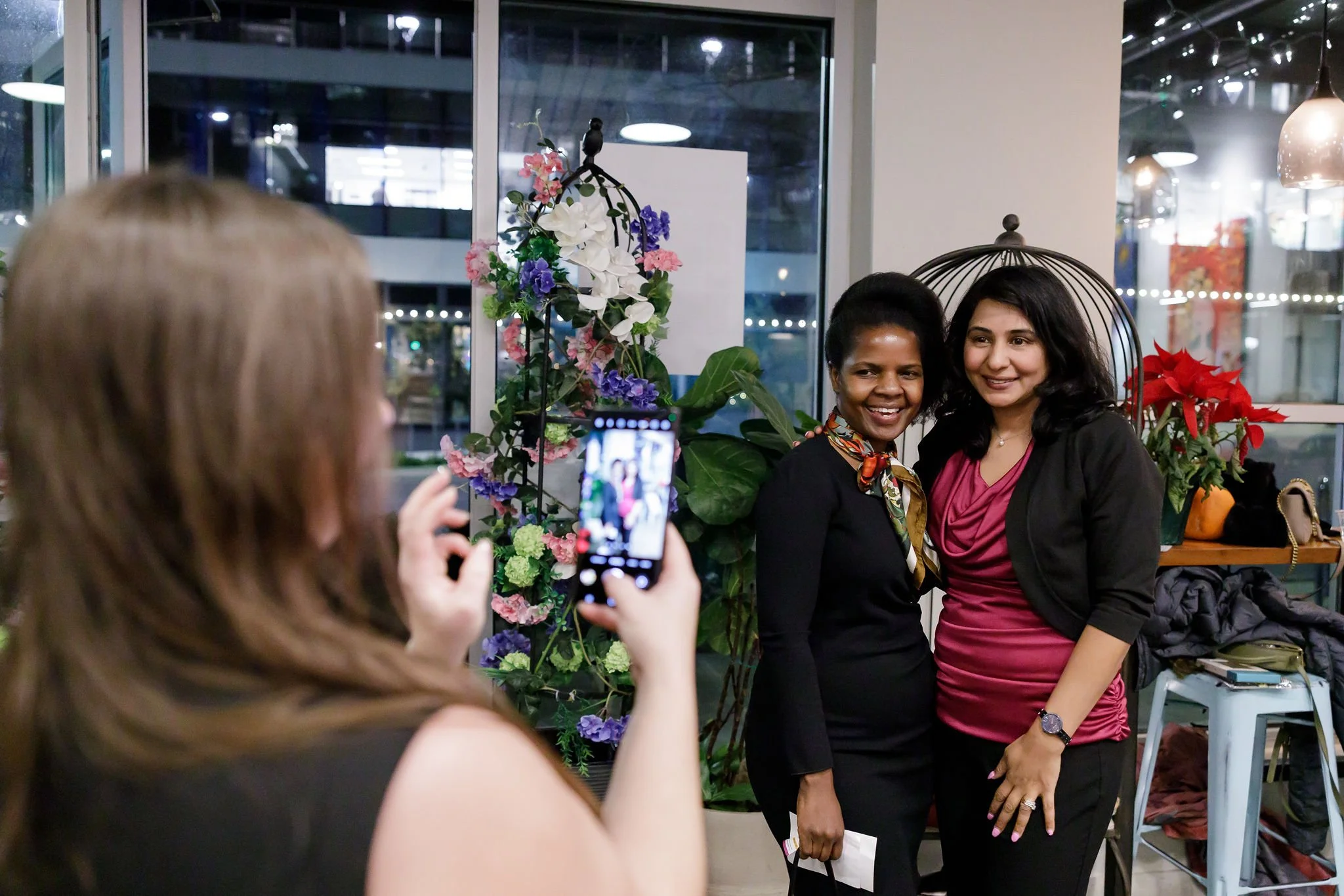 EastsideEntrepreneuHERswomenbusinessownersholidaynetworkingpartyeventphotobyKristinaPearlPhotographyinBellevue,WA-1725.jpg