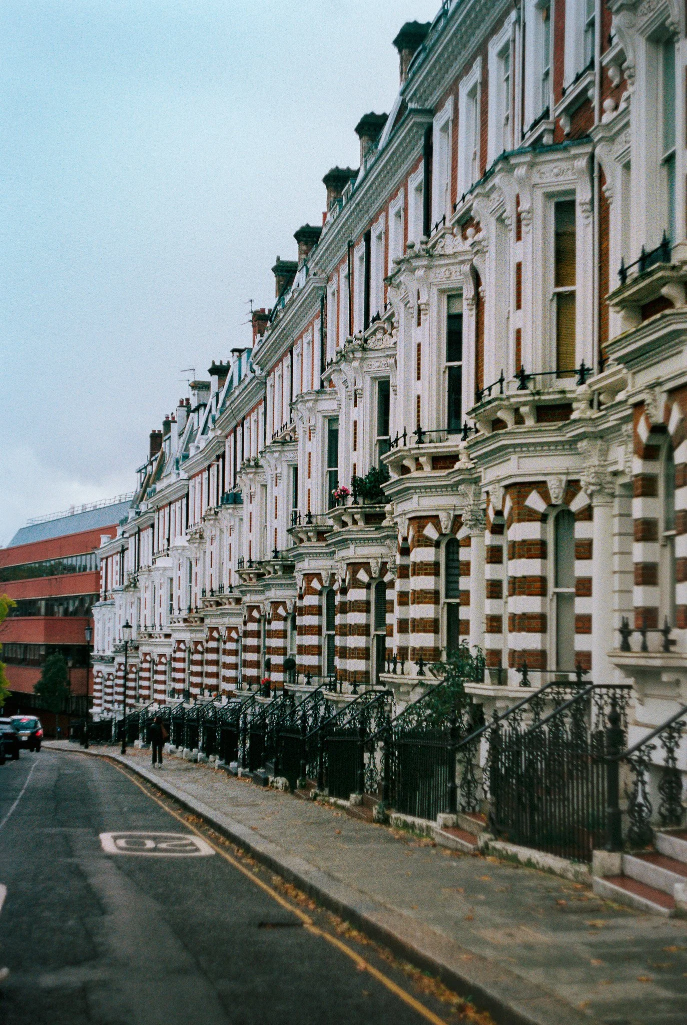 R1-00644-001A.jpg