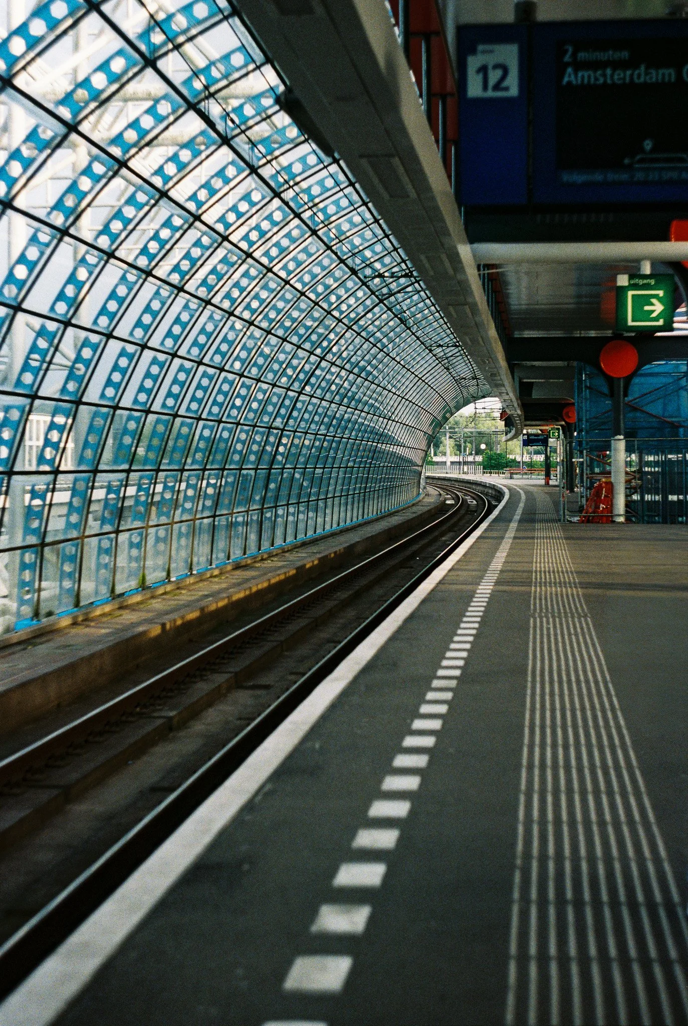R1-01720-024A.jpg