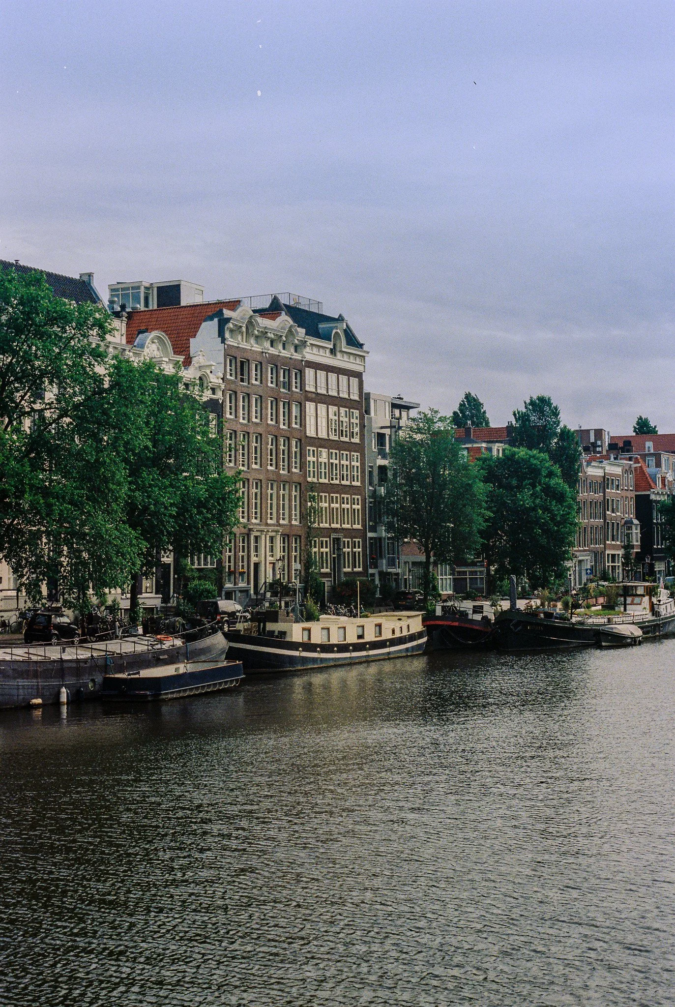 R1-01720-018A.jpg