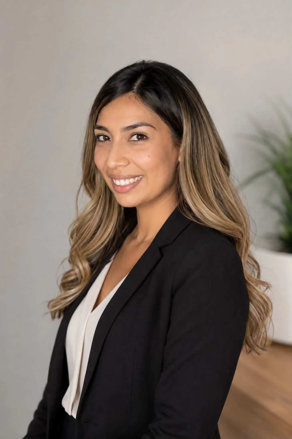 Professional headshot of Claudia Barinotto.