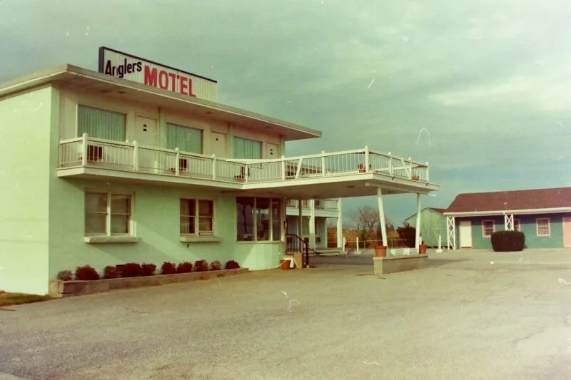 Anglers motel 2002.jpg