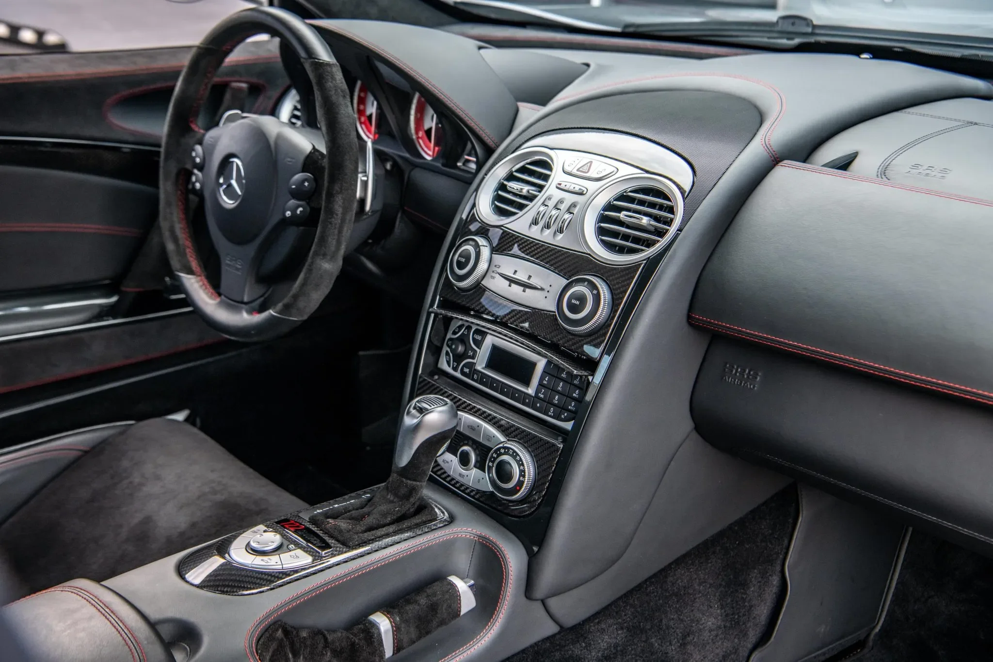 2007_mercedes-benz_slr-mclaren-722_DSC_3062-74903-scaled.jpg.webp