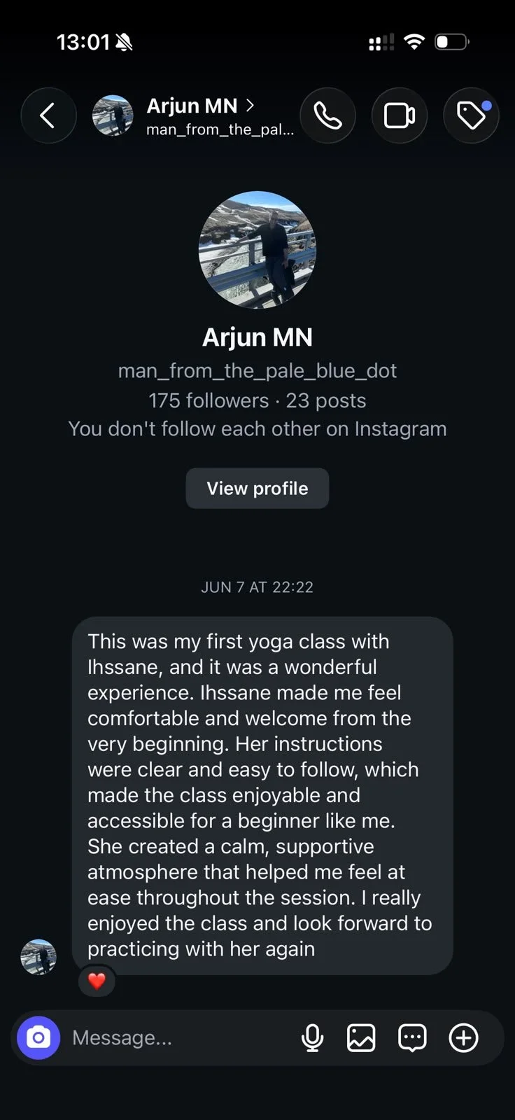 Screenshot of a messaging app conversation with one of Ihssane's yoga students, sharing a testimonial about their first yoga class with Ihssane, describing a positive experience.