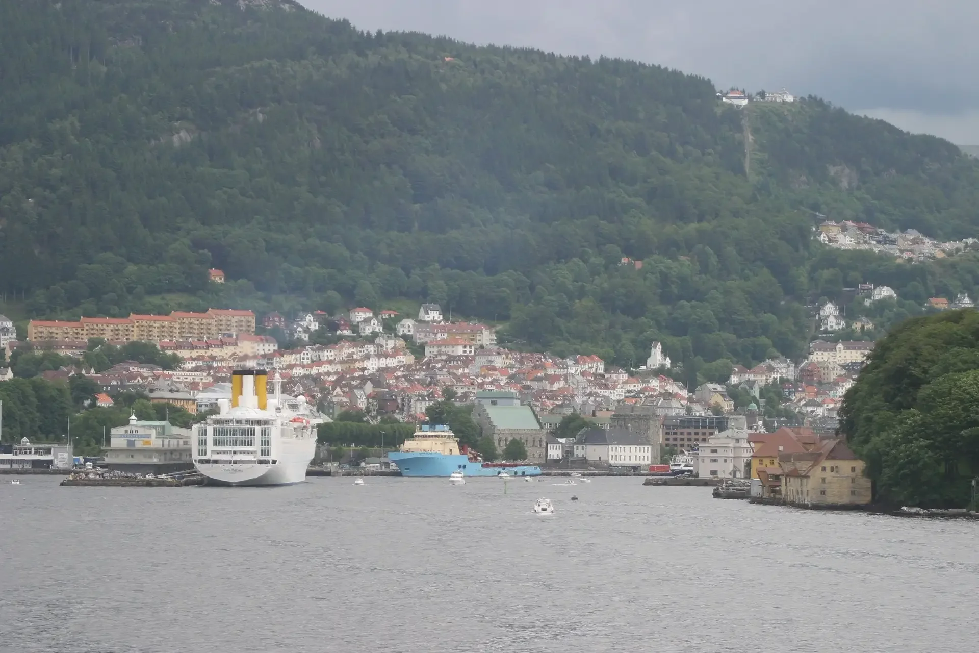  Resan slutade i regniga Bergen. 