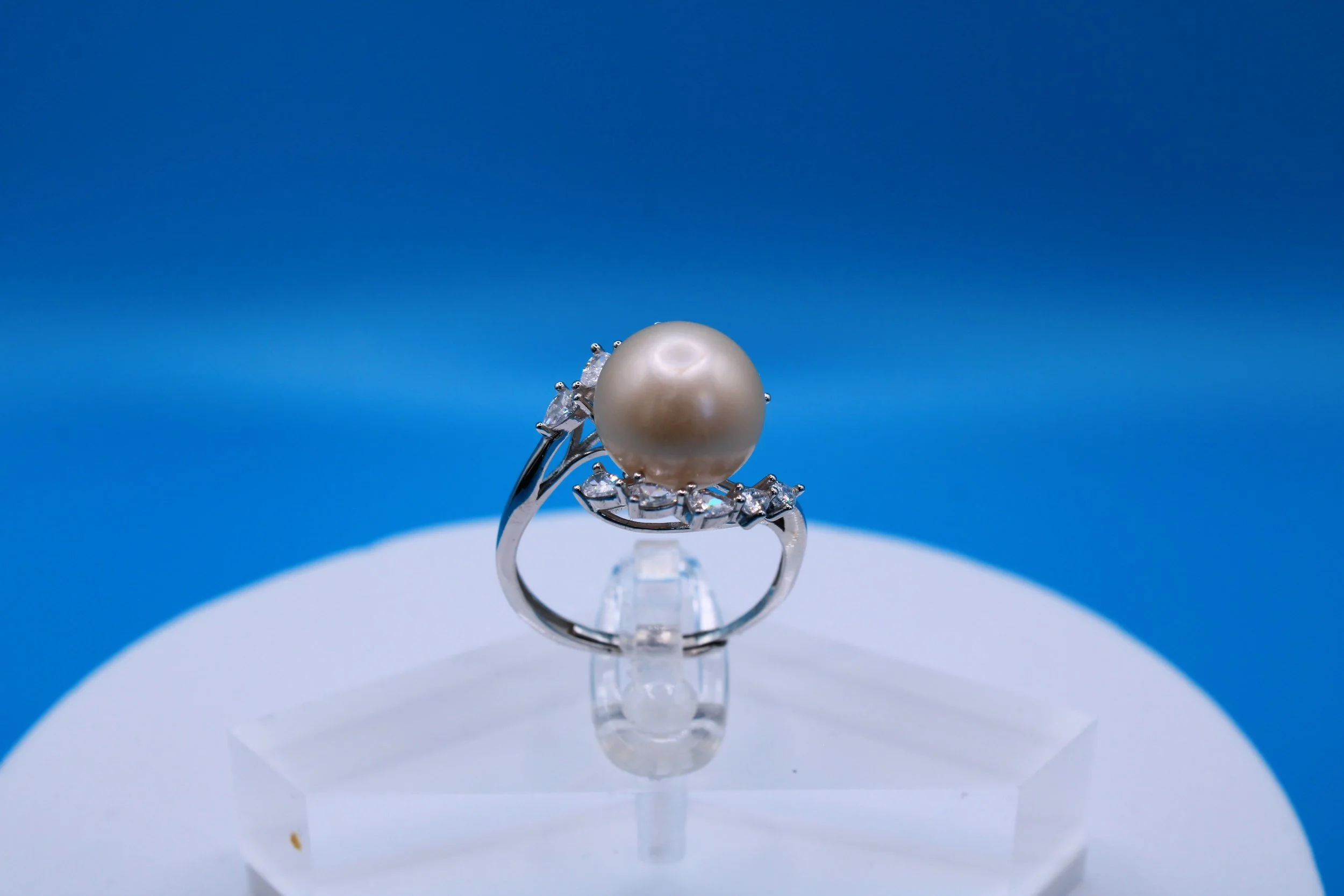 Ivory Laurel Ring