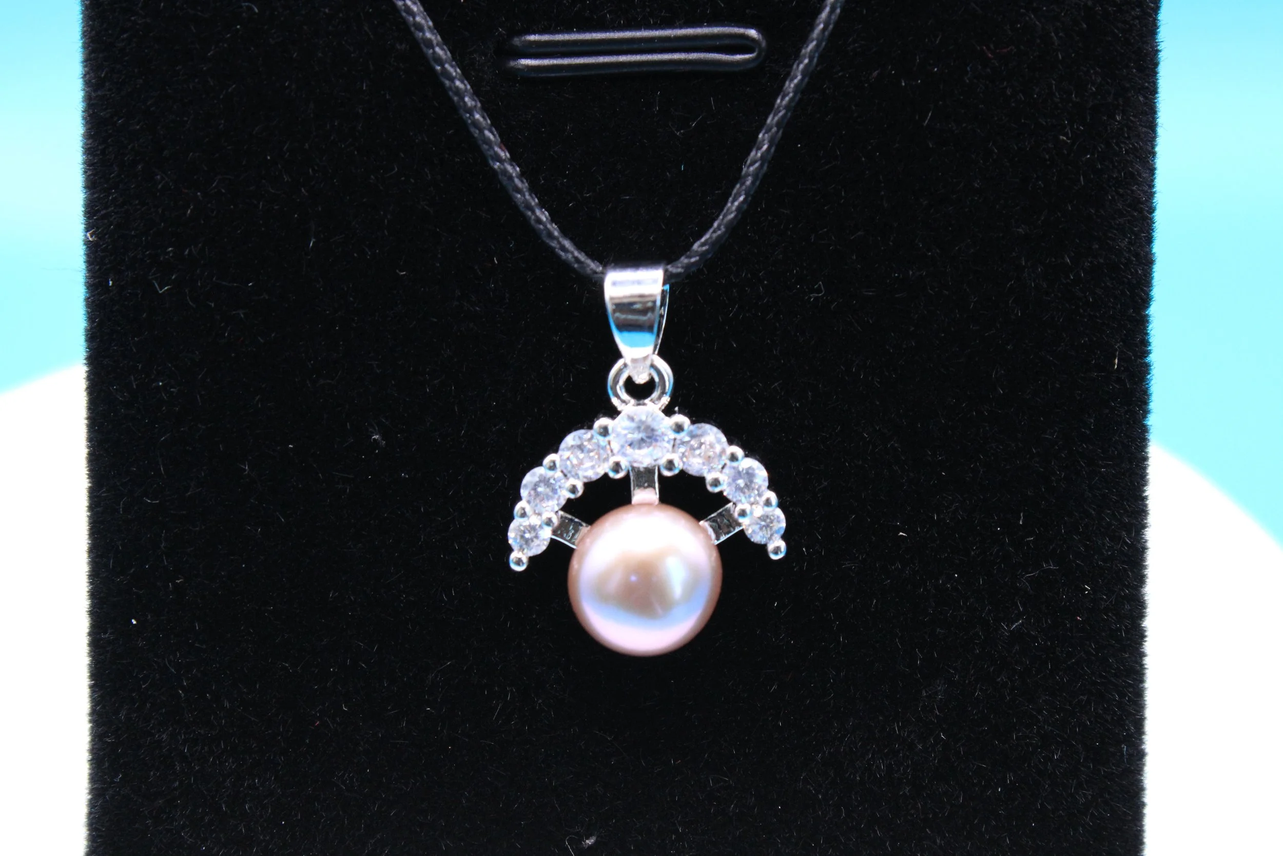 The Aureole Crest Pendant