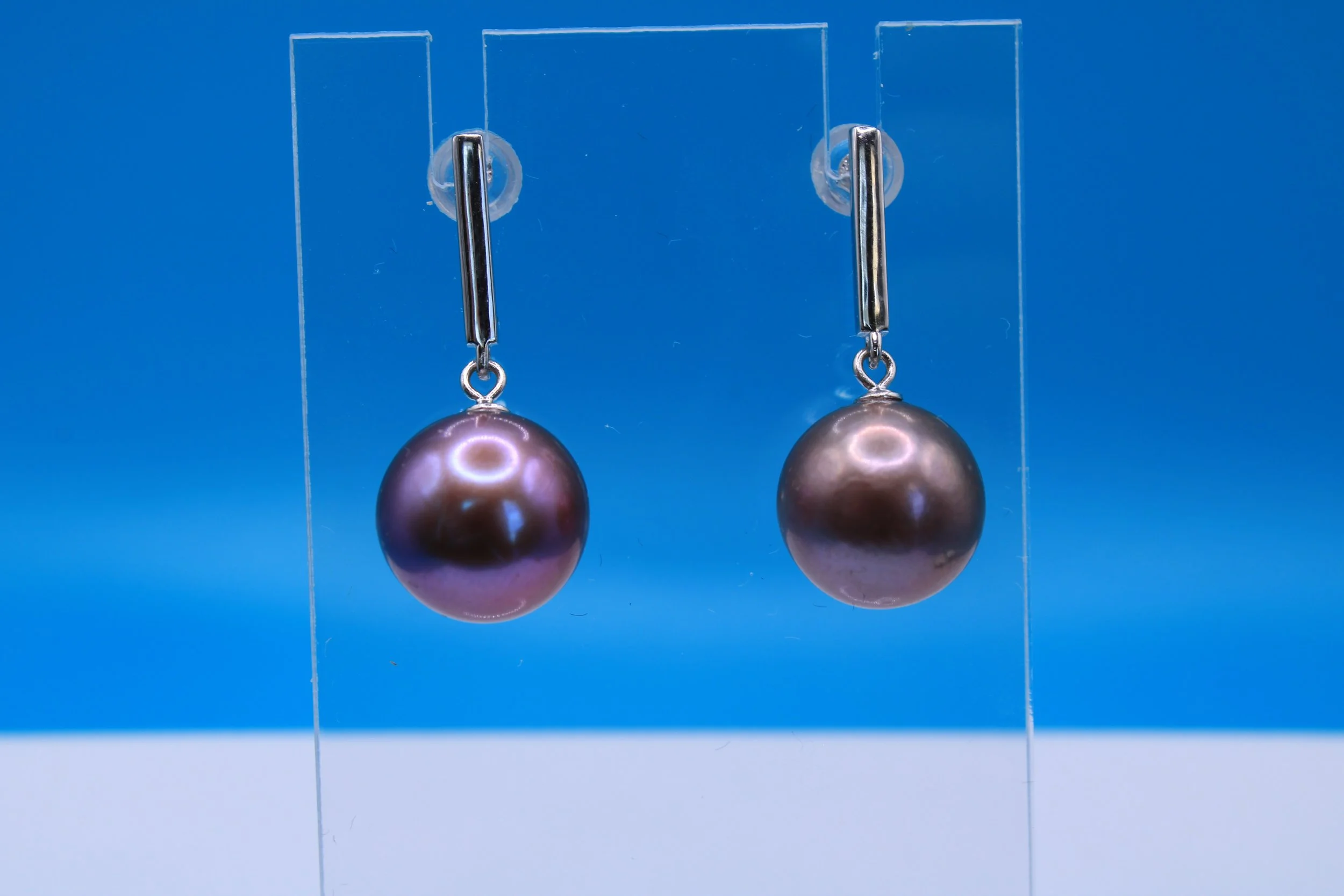 Sovereign Orchid Earrings