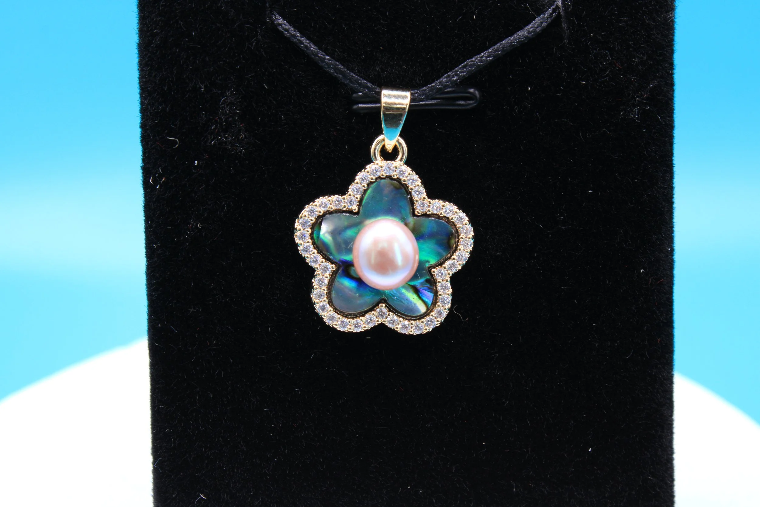Shimmering Daisy Pendant