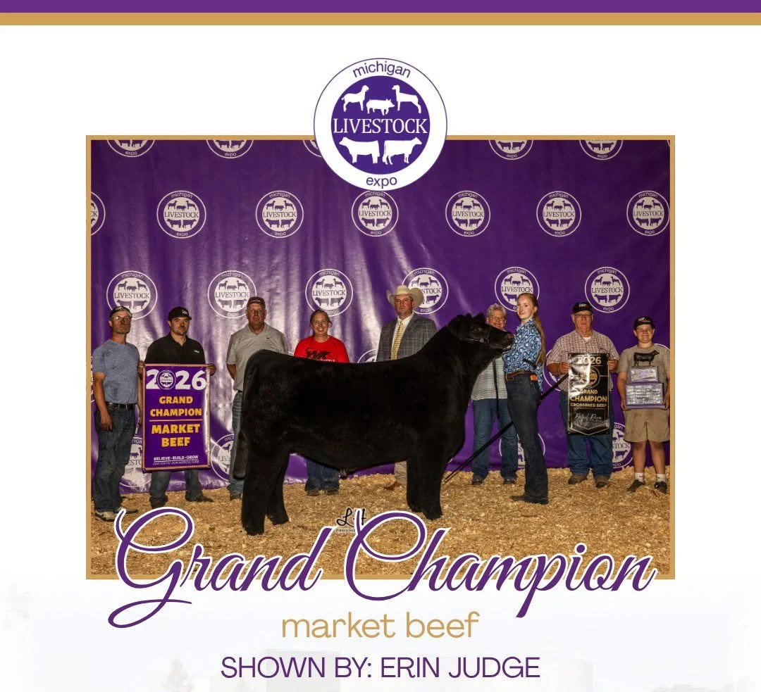 26-MichiganLivestockExpo_GrandSteer_ErinJudge2.jpg