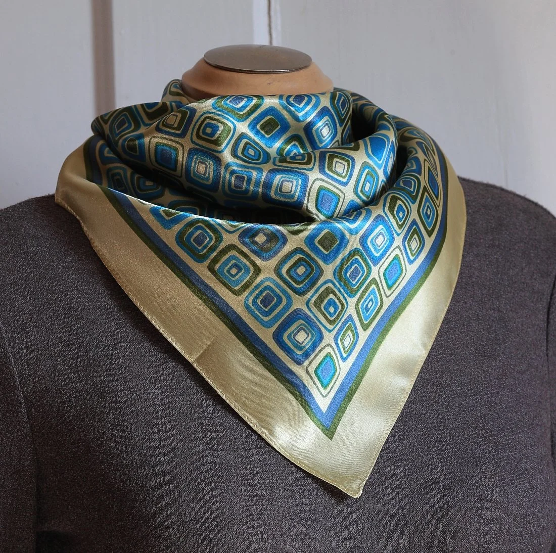 70sblueolivegreenscarf-etsy2.JPG
