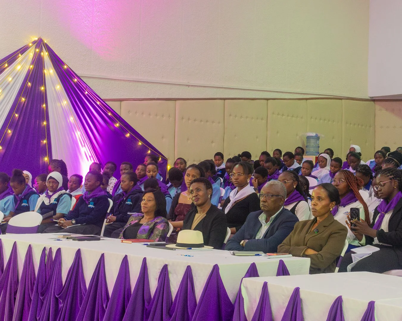 conference_at_EASA_closseup.jpg