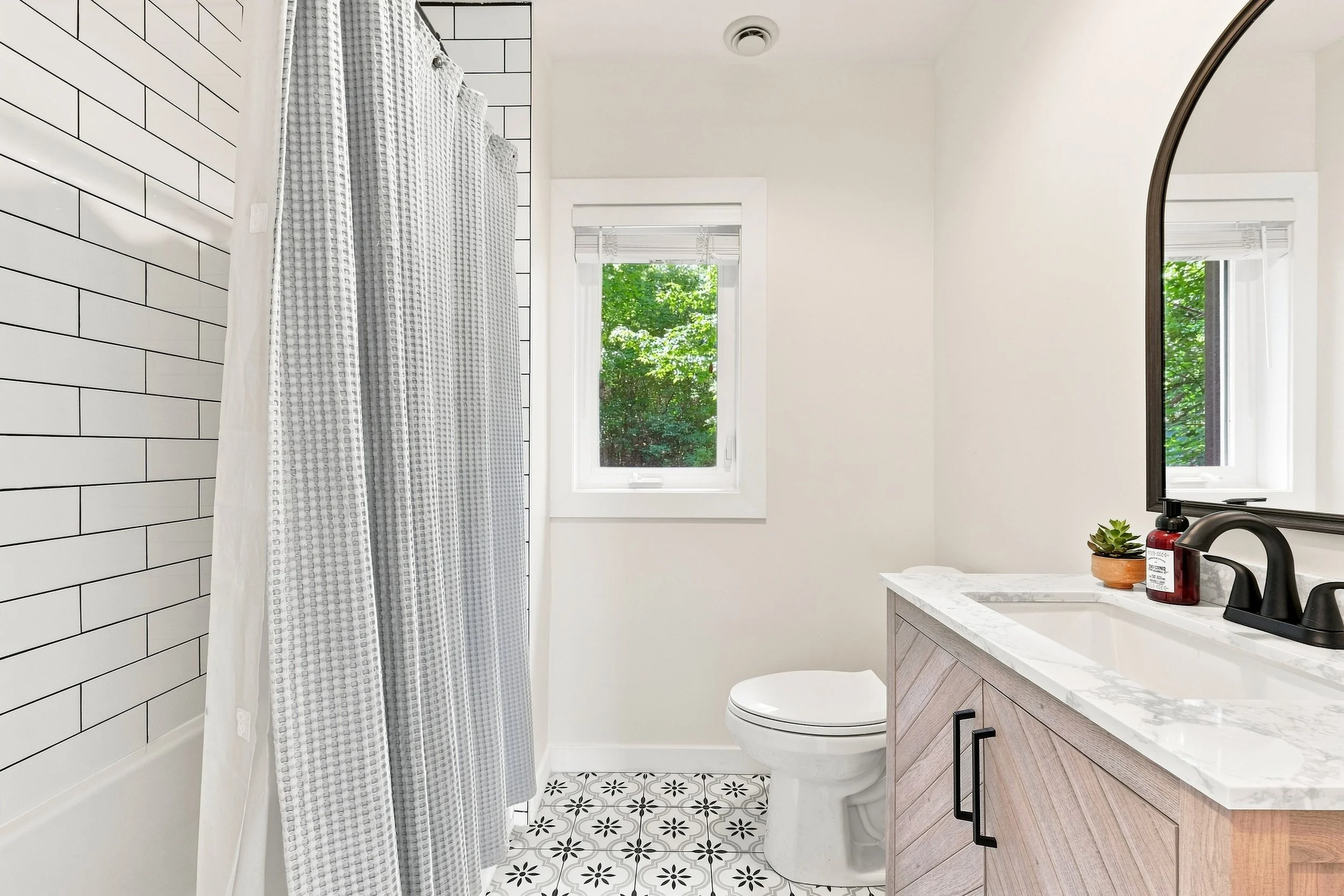 How to Prepare a Home for a Professional Photo Shoot: A Guide for Sellers