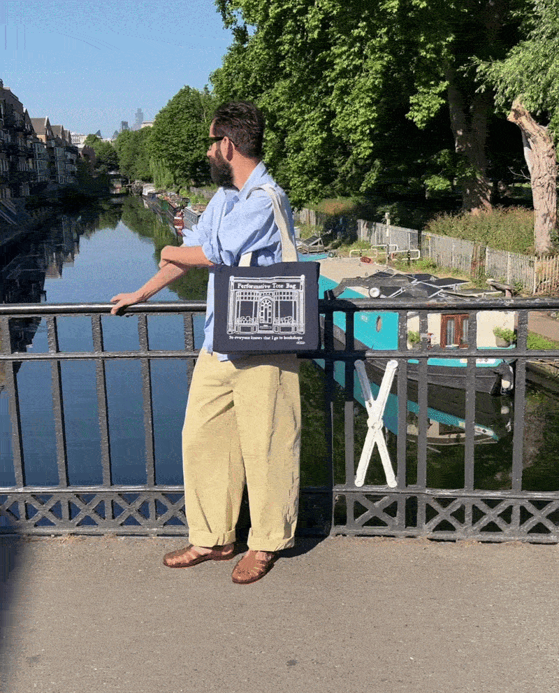 Mr B_W26_Performative tote 5.5MB.GIF