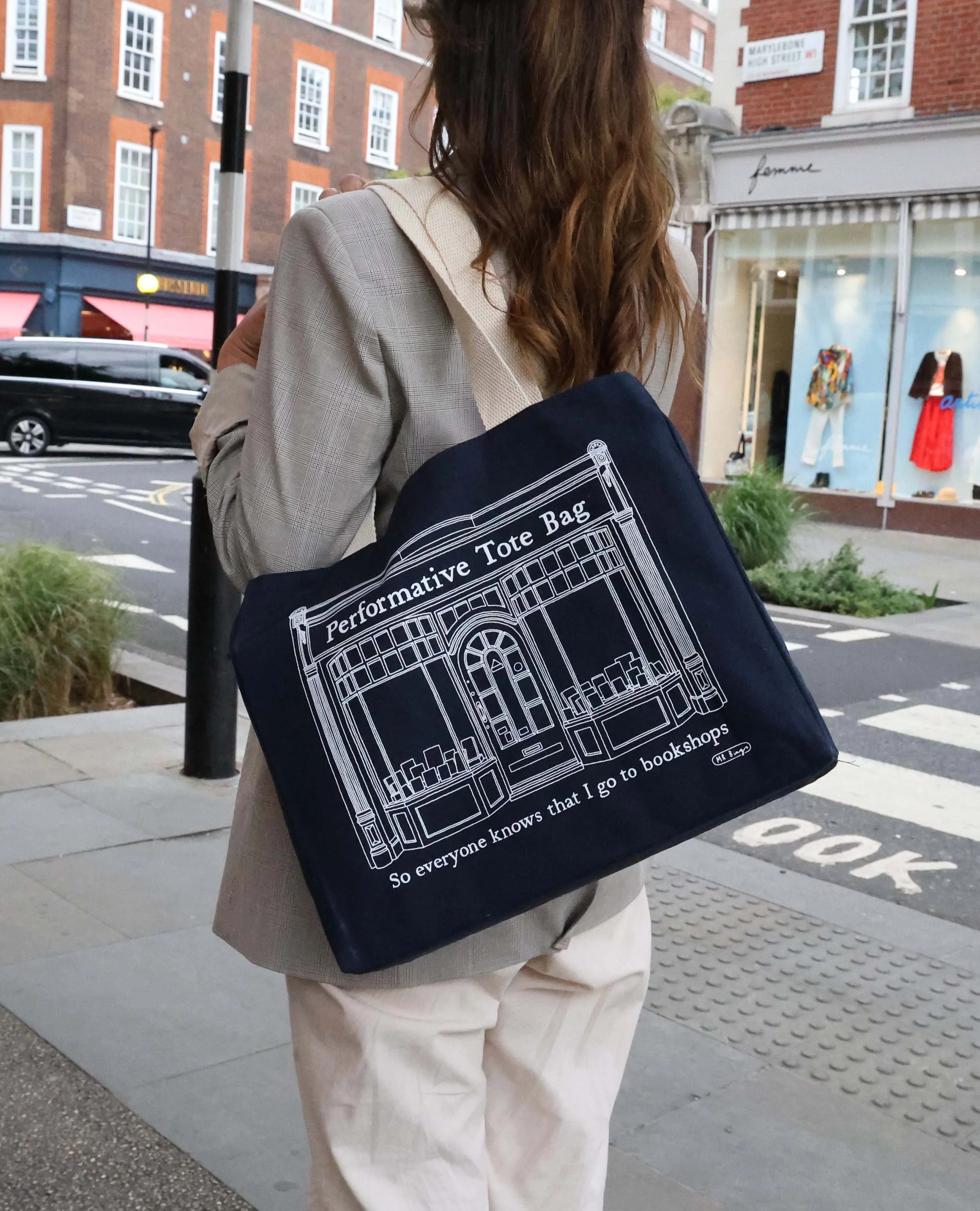 Mr B_W26_Performative tote 02.jpg