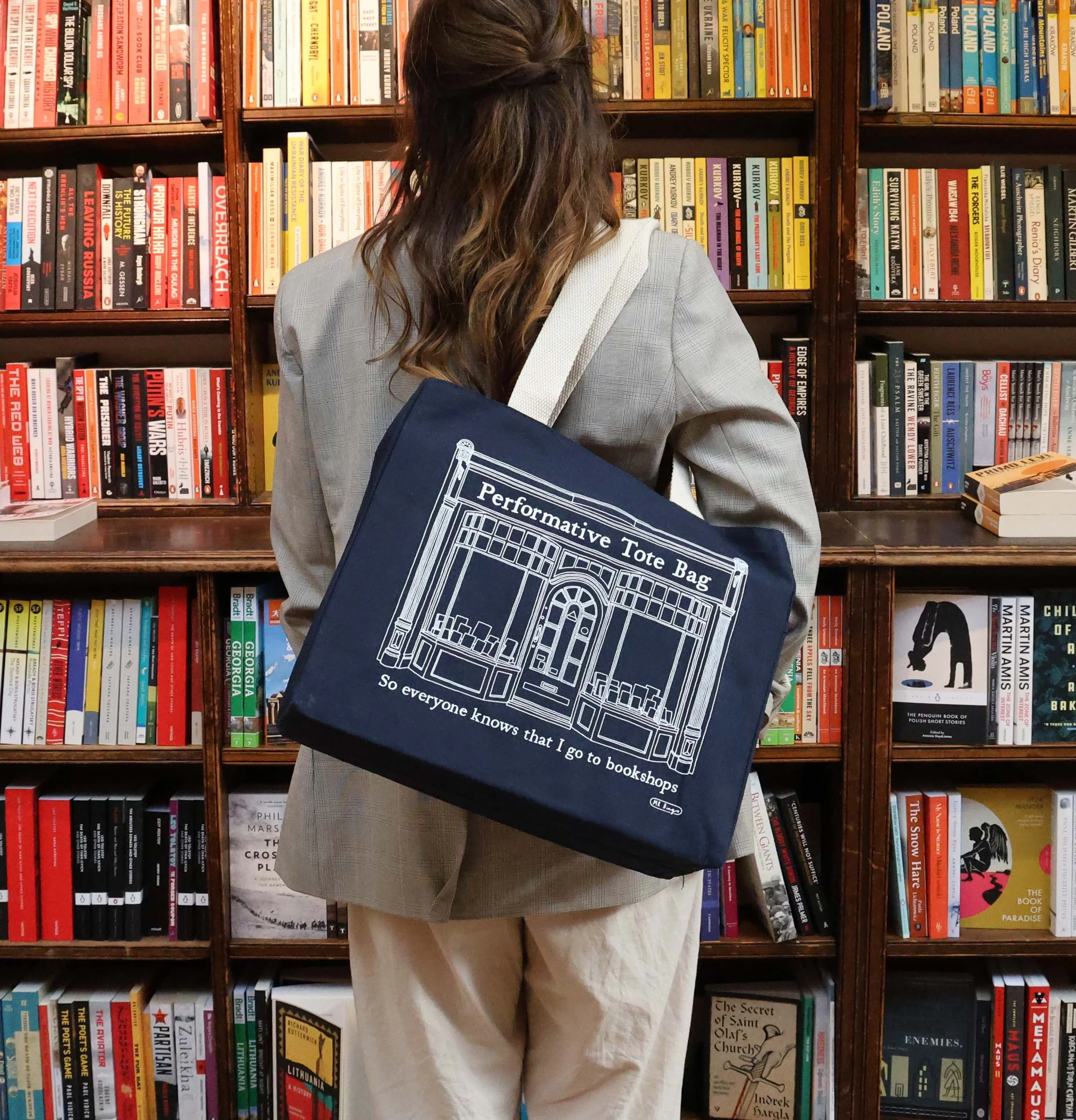 Mr B_W26_Performative tote 03.jpg