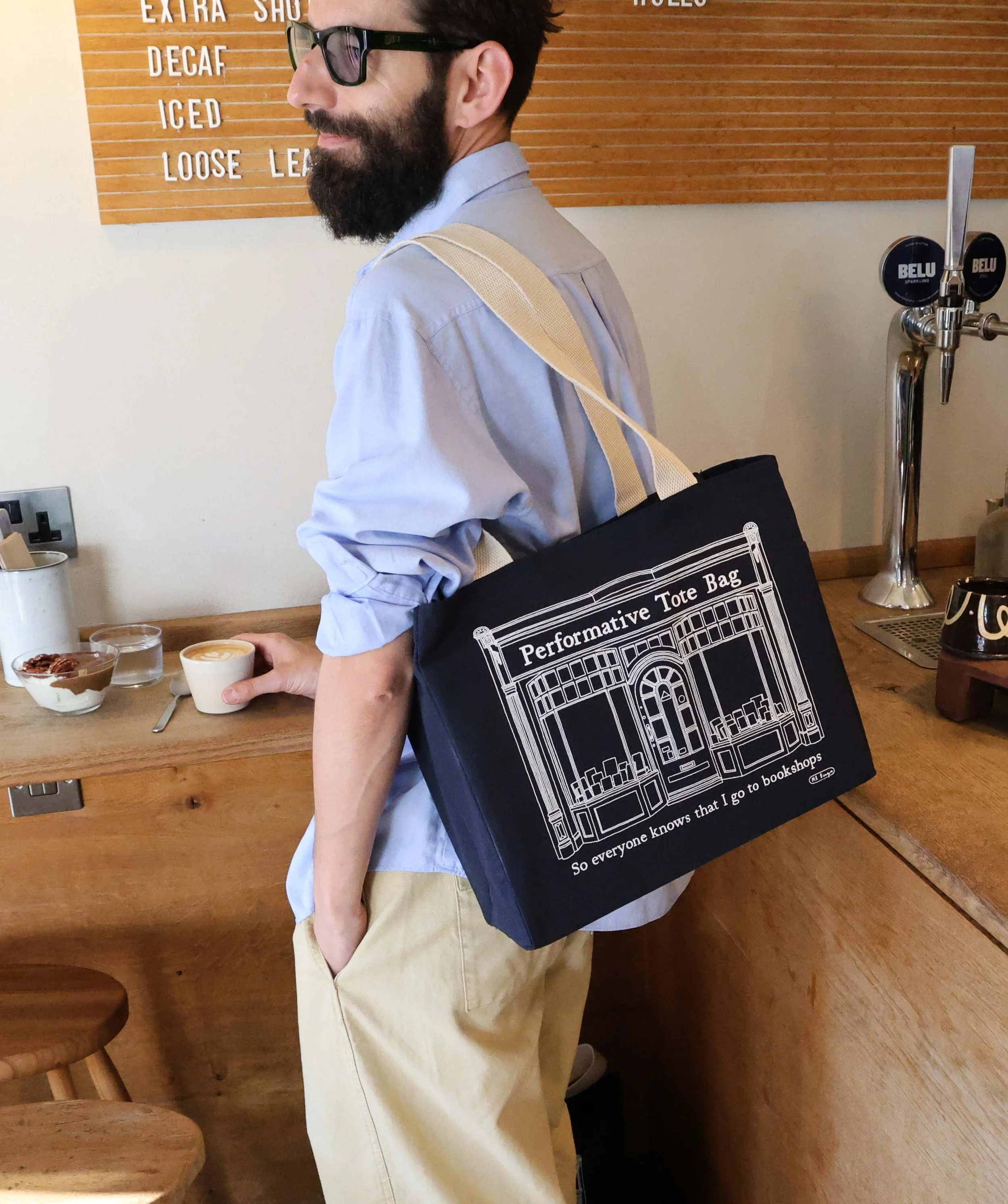 Mr B_W26_Performative tote 05.jpg