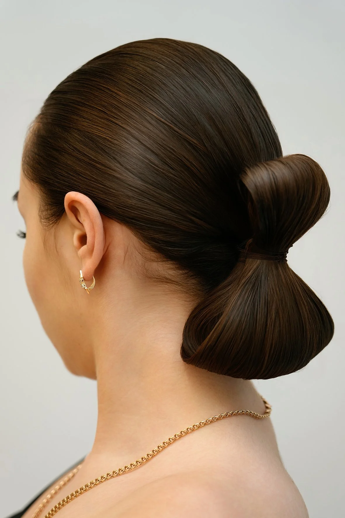 sleek hair up by Milena Kochs.