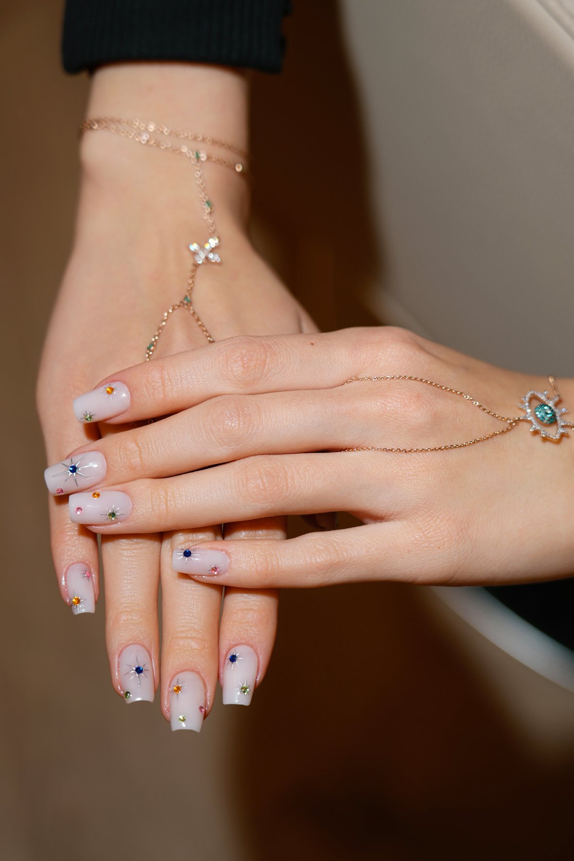 hard gel manicure with nail art by Iulia Salinschi.