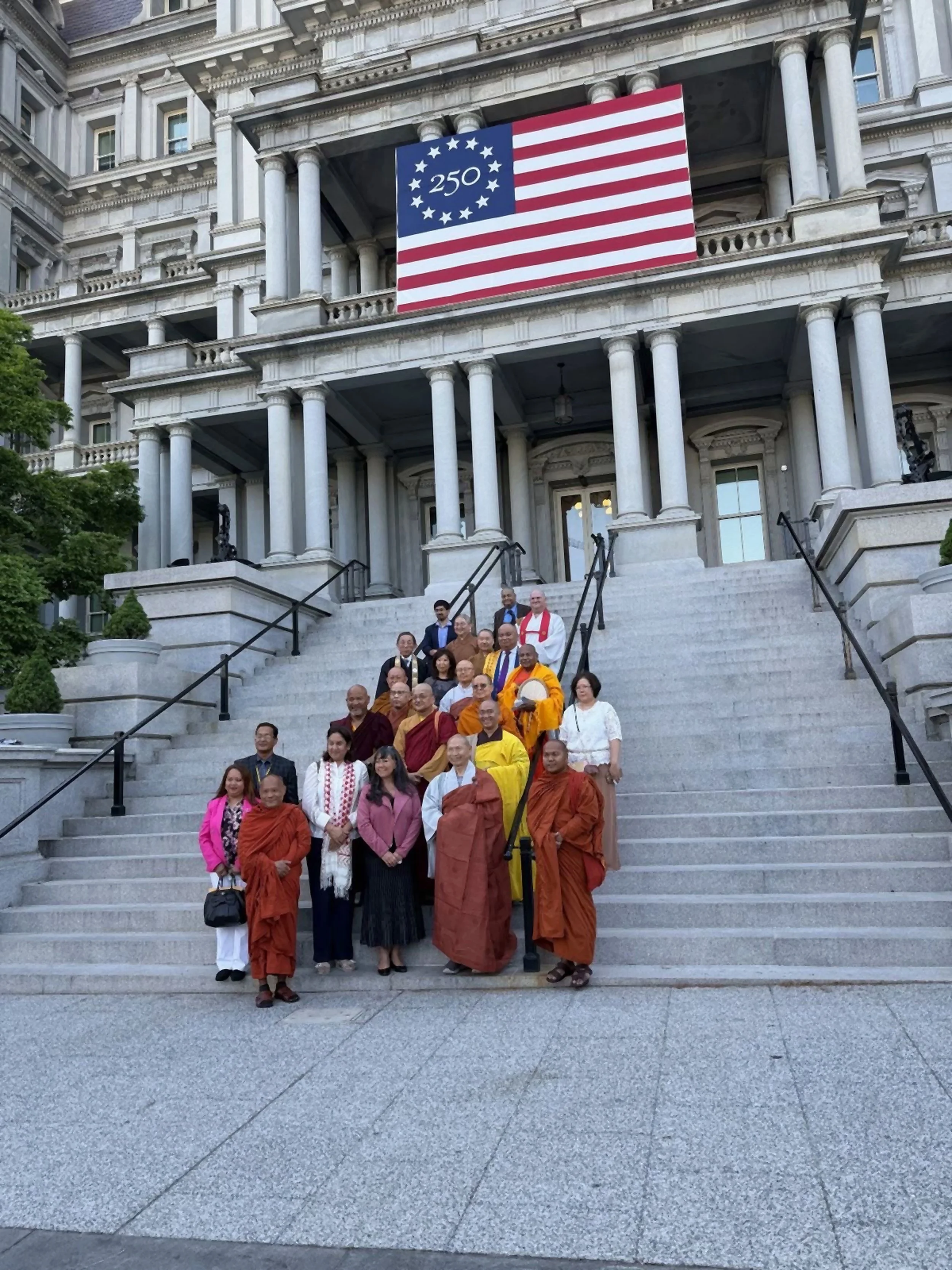 ibaa-white-house-group-original-flag-preserved-4k.jpg