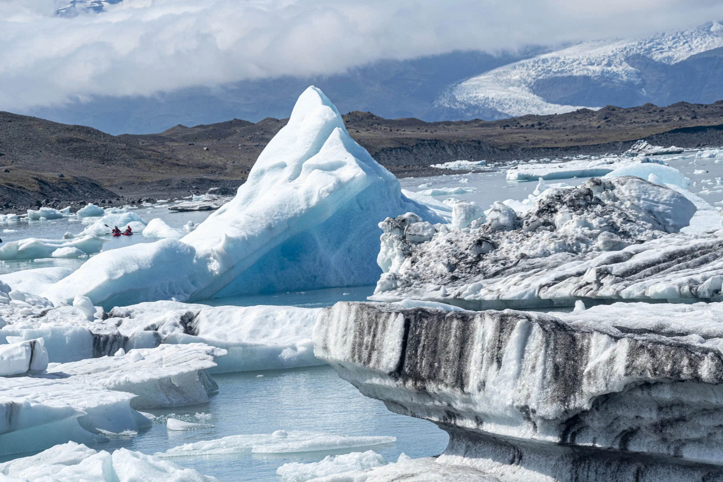 0279-iceland-iscbergs-mountains-blue.jpg