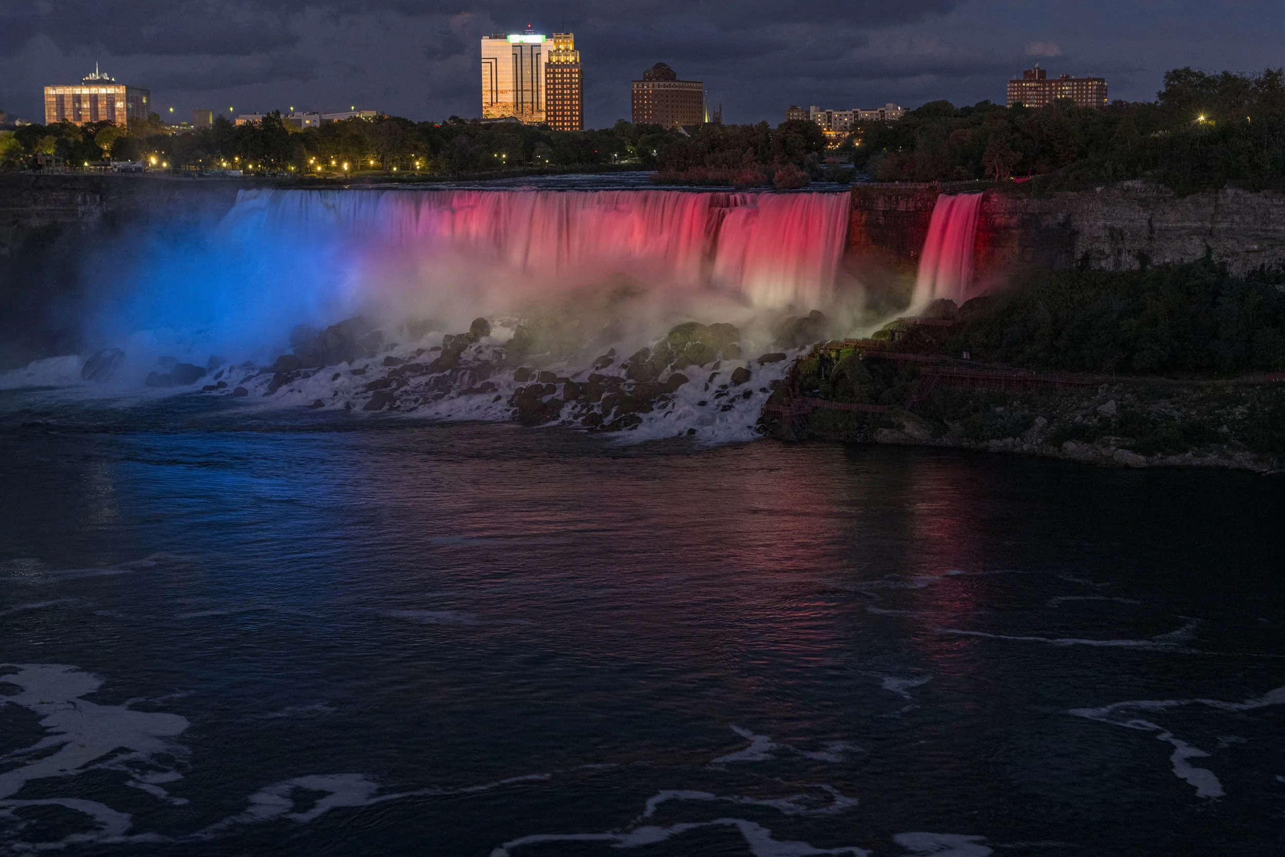 0349 Niagara Lights