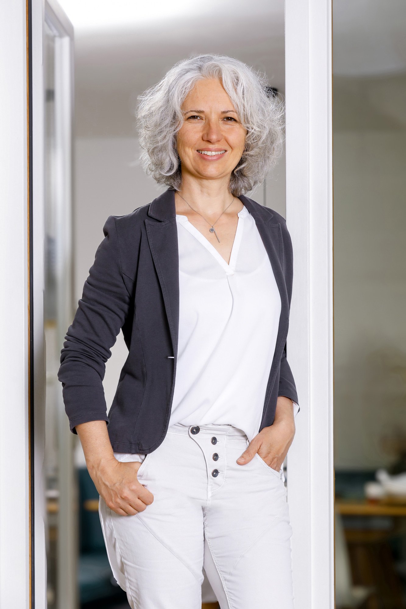 Aufräumcoach Evelyn Mayer bietet ihre Dienstleistung, Ordnung für mehr Klarheit zu schaffen, im Raum Laupheim an.