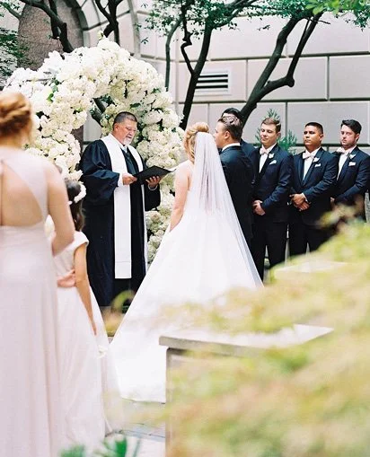 Officiant_Brides_Wedding-Vendor-Category-Image21-1.jpg