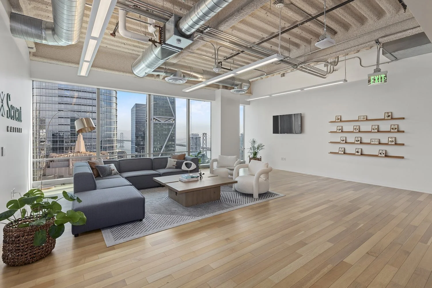 555Mission32 Lobby6.jpg