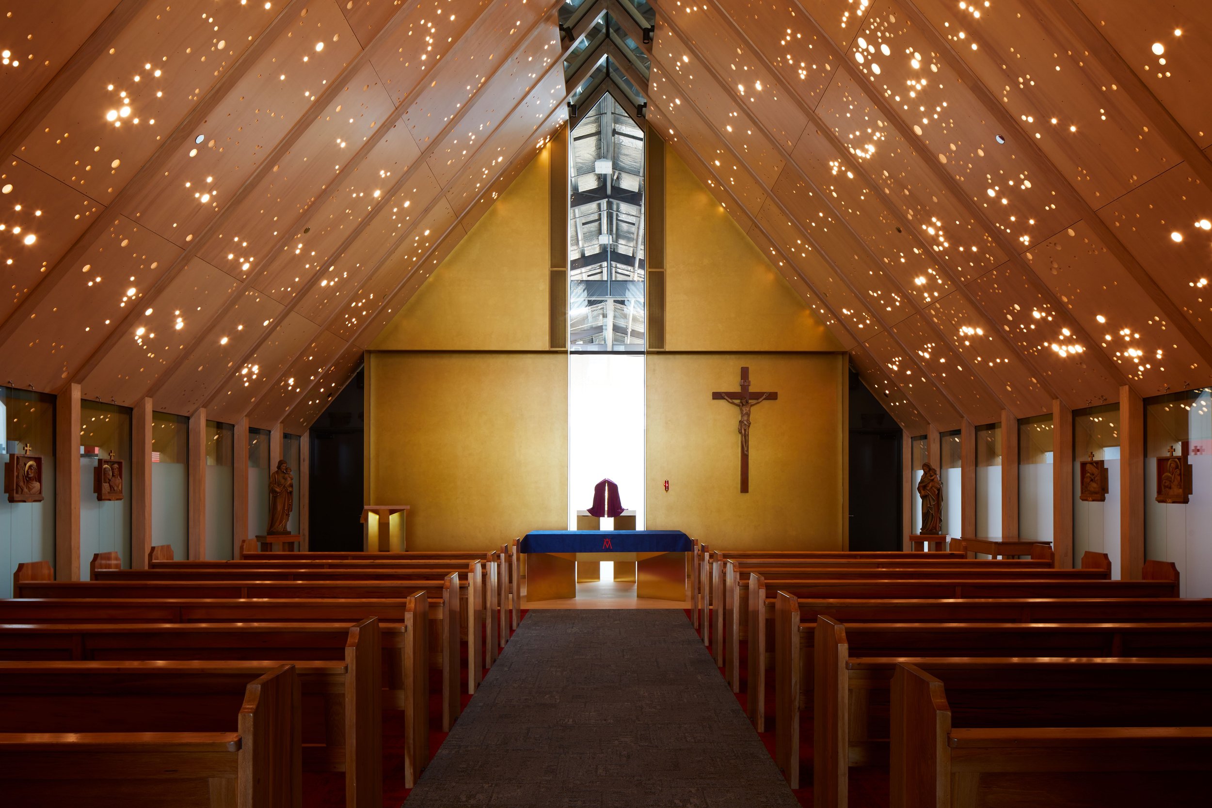 Marian College_Chapel Interior_Sarah Rowlands_2.jpg
