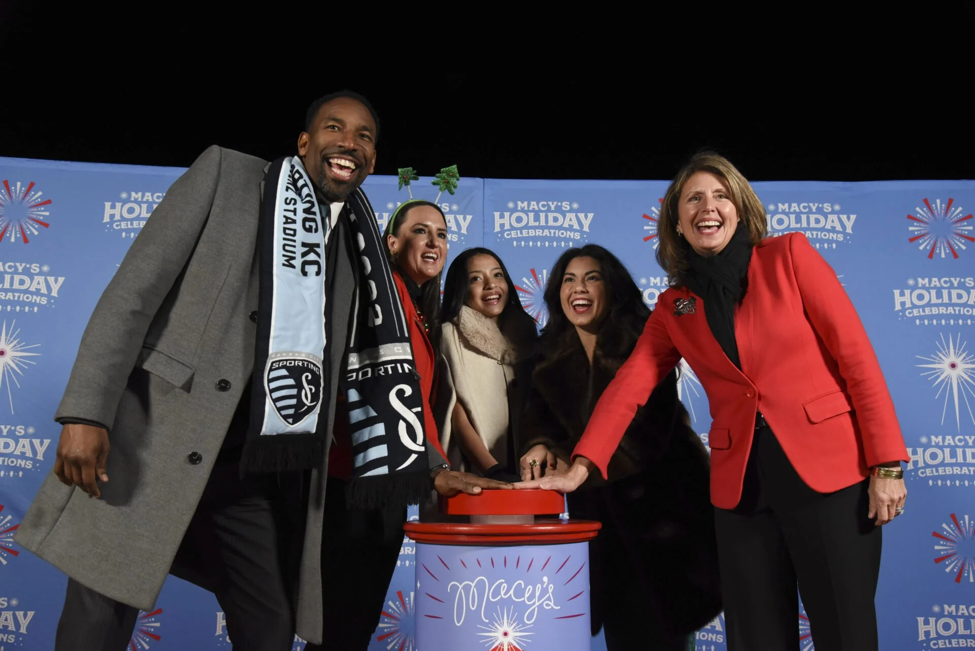 BBBSMA Match & Atlanta Mayor Light Macy’s Tree