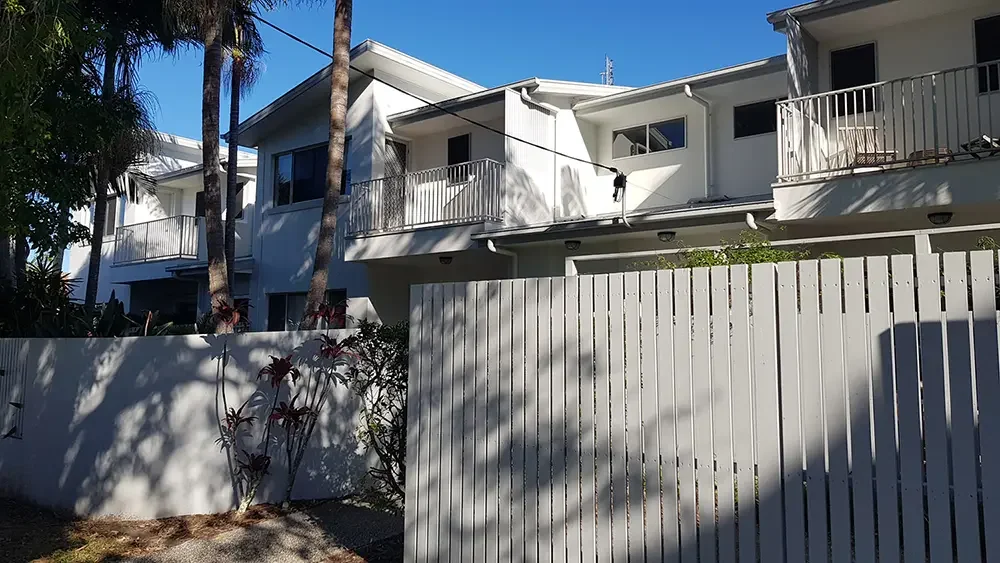 Maroochydore townhouses updated in contemporary fresh natural colour scheme.