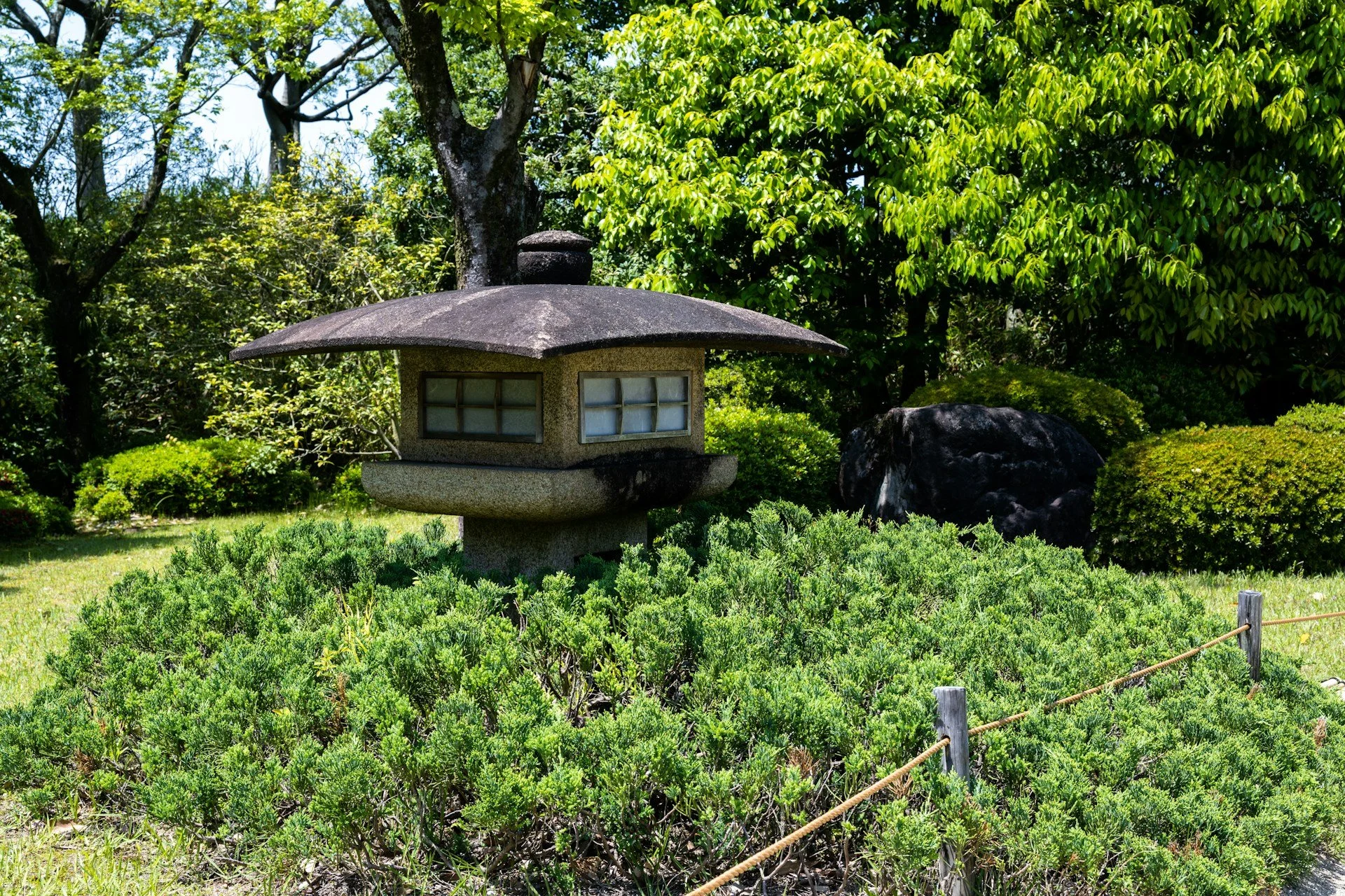 private-himeji-tour-authority-in-architecture-koko-en-2.jpg