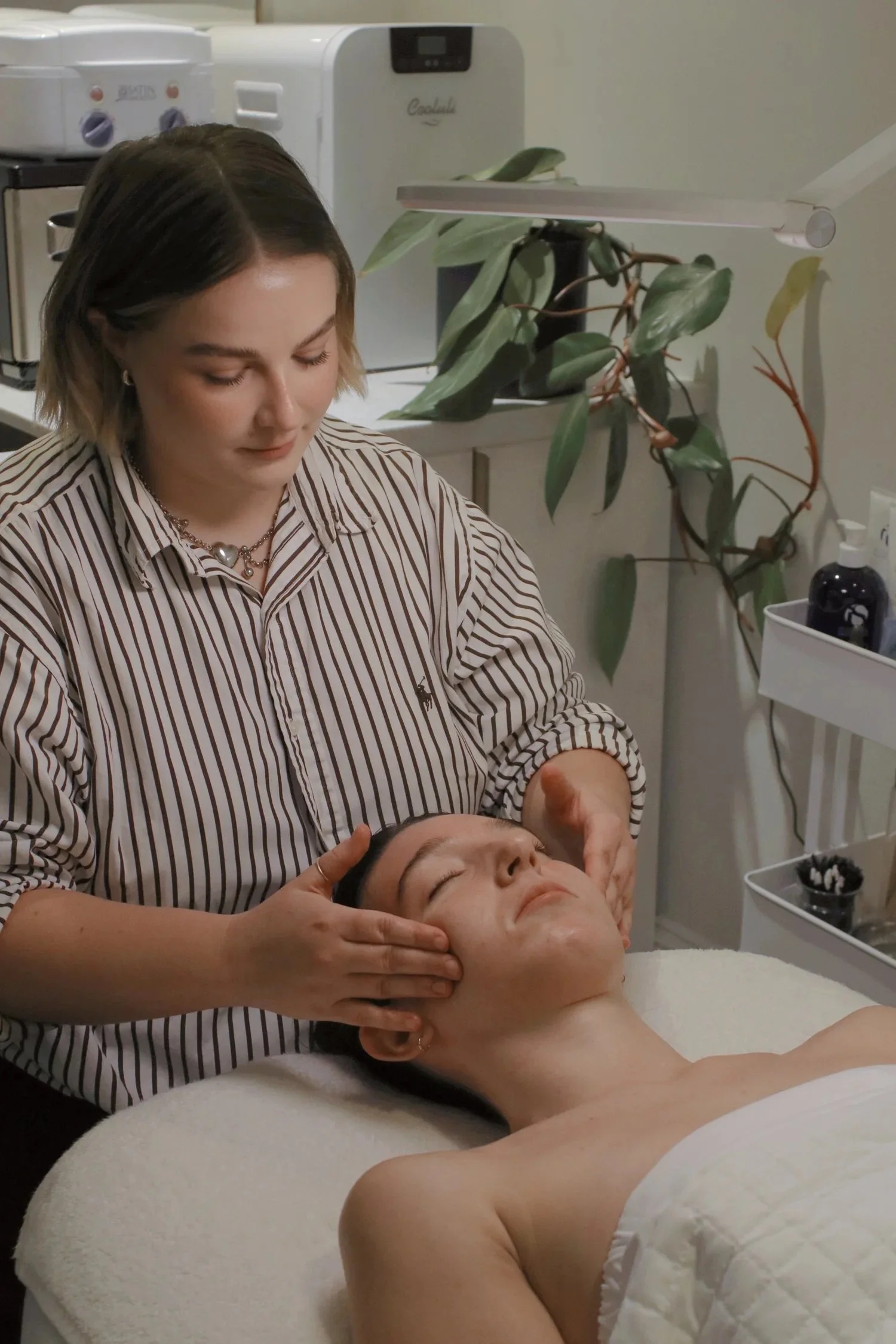 Jillian Cross doing an esthetic service at Hedon HQ in Portland, Oregon