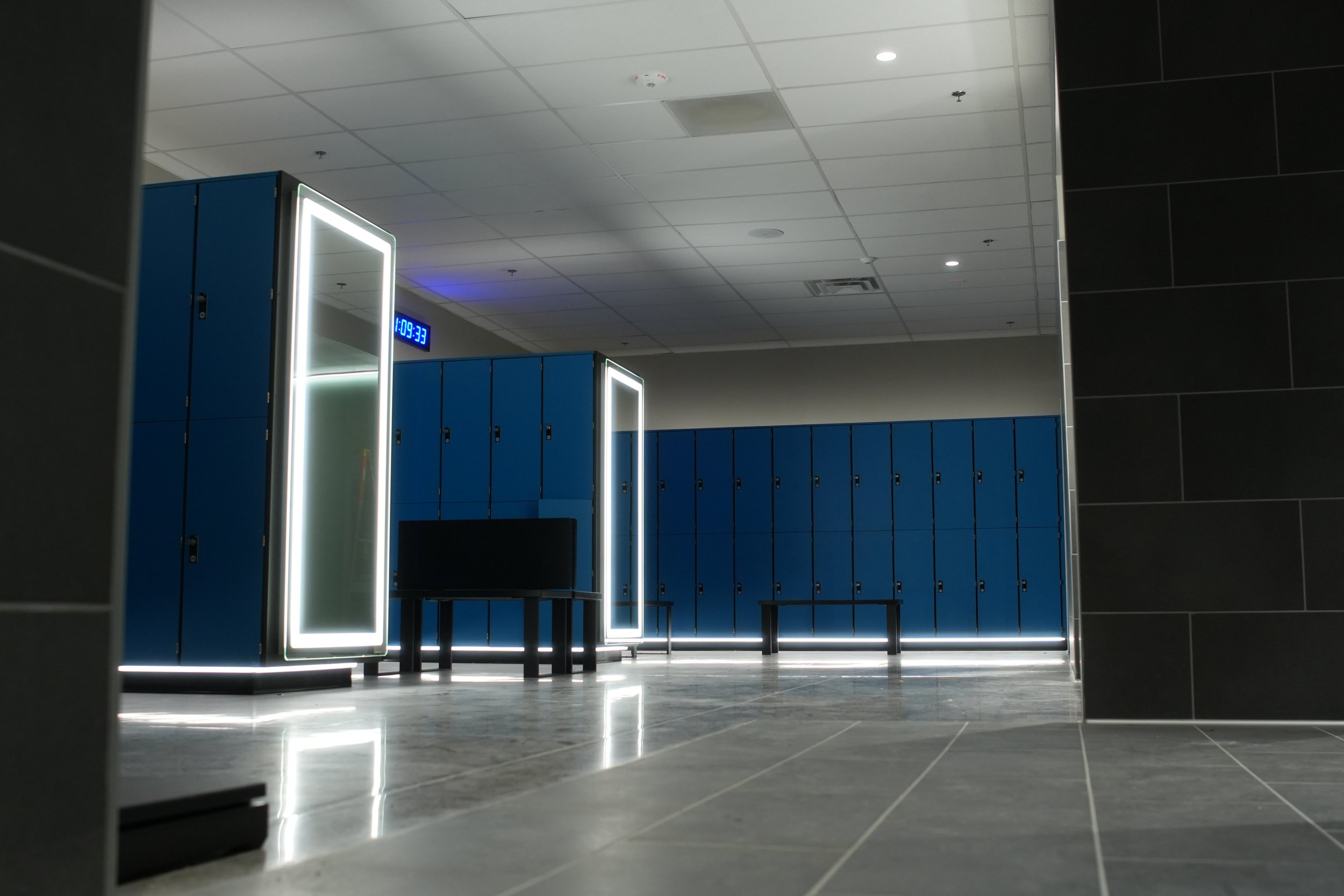 Locker Room (BRIGHT) .JPG