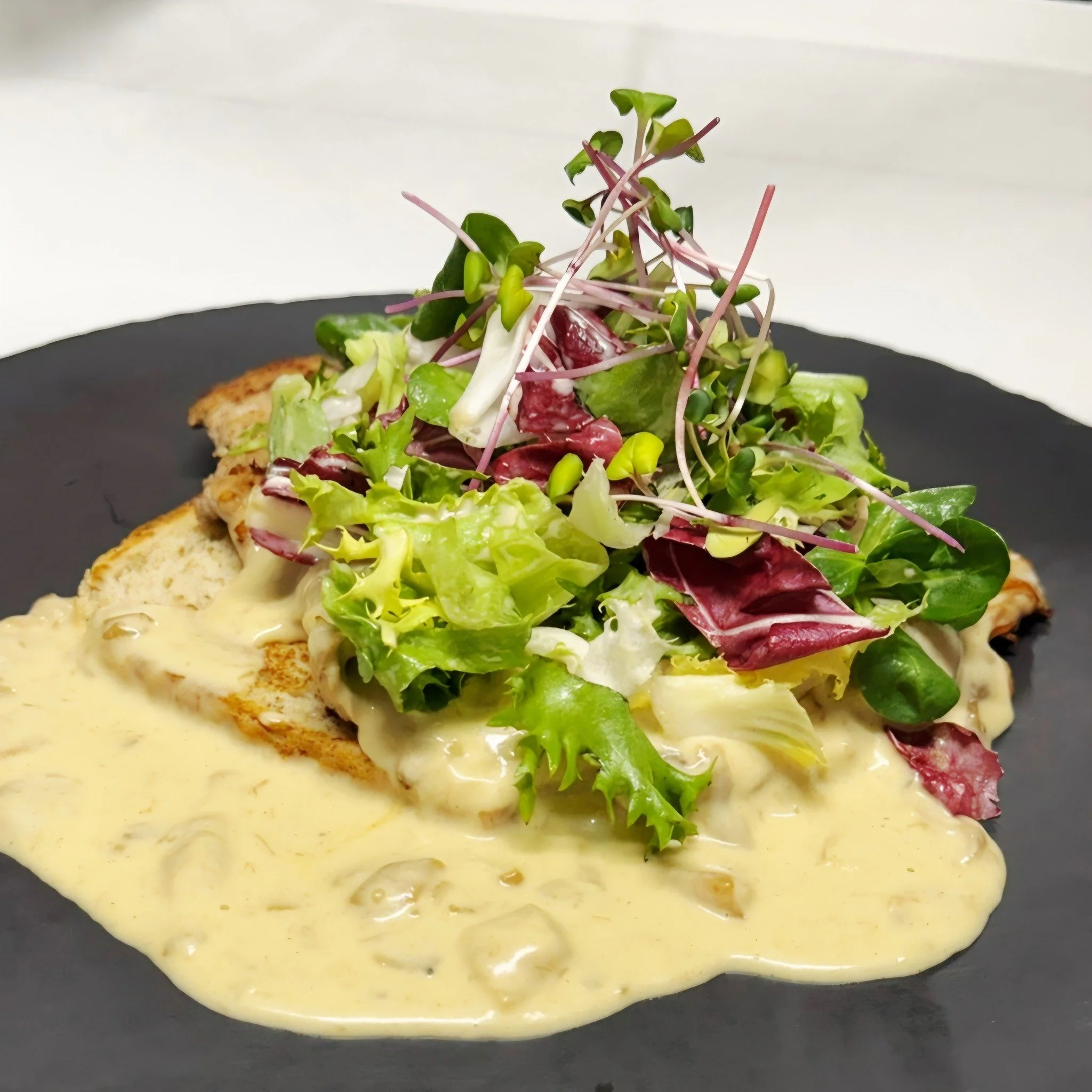 &Agrave; la cartea t&auml;n&auml;&auml;n klo 21.30 saakka.

Kuvassa mehev&auml; mets&auml;st&auml;j&auml;nleip&auml;, jossa 180 g porsaan ulkofileepihvi, leip&auml; ja mets&auml;sienikastiketta (L) 17,50 &euro;.

Tervetuloa!

#alacarte #alacartelapua