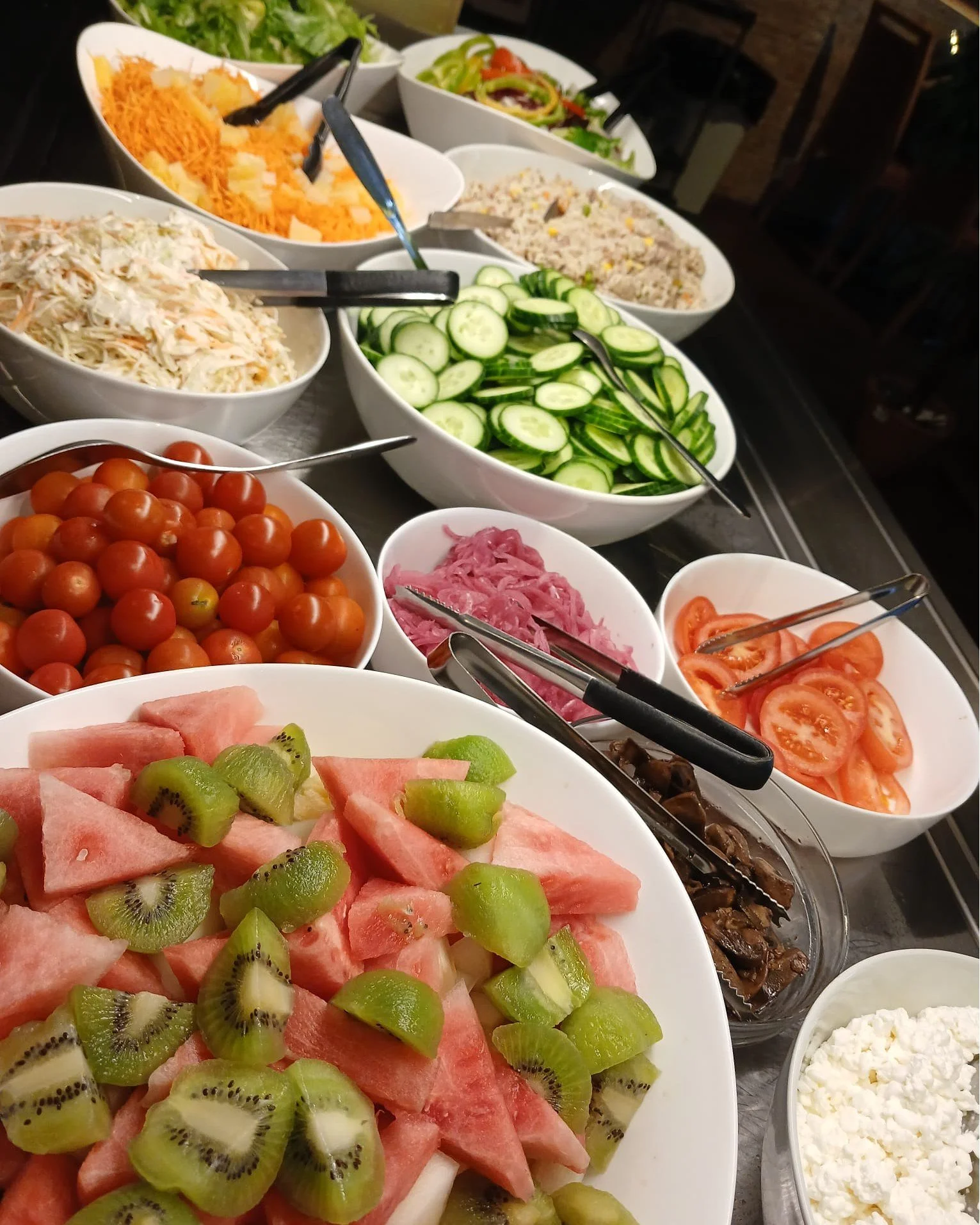 P&ouml;yt&auml; koreana, tervetuloa!
T&auml;n&auml;&auml;n lohikeittoa, lihapataa ja pasta bolognesea.
J&auml;lkiruoaksi l&auml;ttyj&auml;, mansikkahilloa ja kermavaahtoa.

Lapuahovin lounas arkisin klo 10.30-14.00.
#lounas #lounaslapua #noutop&ouml;