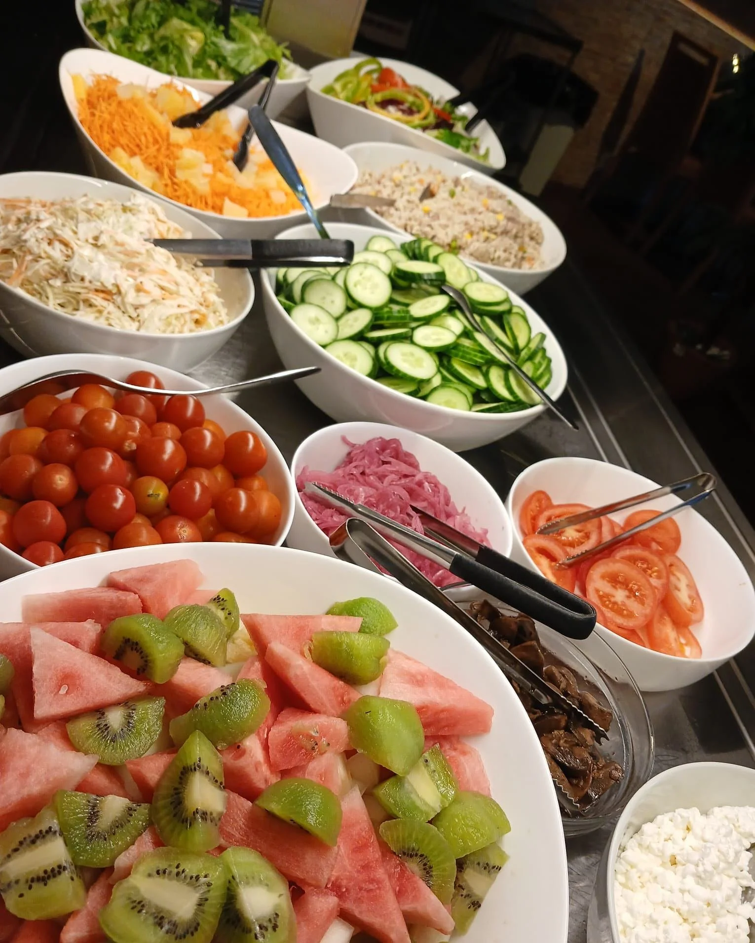 Tiistai on lohikeittop&auml;iv&auml;!

Lounaalla:
Runsas salaattivalikoima
Pannupihvi&auml; ja paistettua sipulia G, L
Pasta carbonaraa L
Talon lohikeittioa G, L
Leiv&auml;t ja levitteet
Maito, piim&auml;, kotikalja ja vesi
Pullavanukasta L sek&auml;