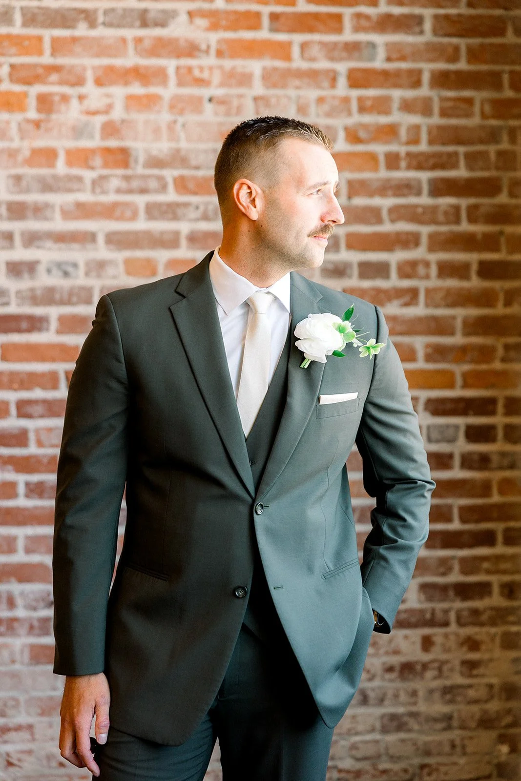groom41295.jpg